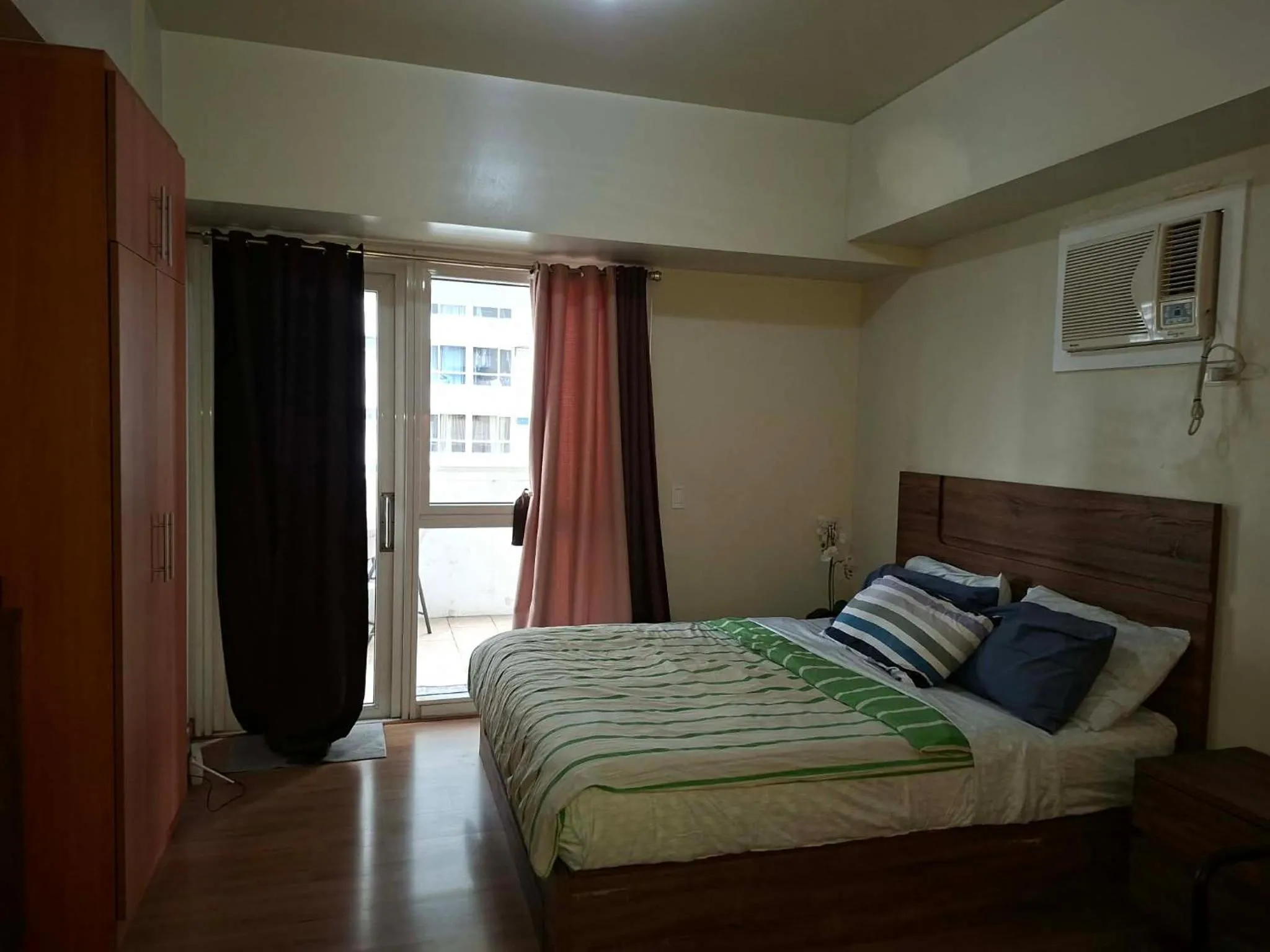 Celadon Tower- Studio with balcony near SM San Lazaro