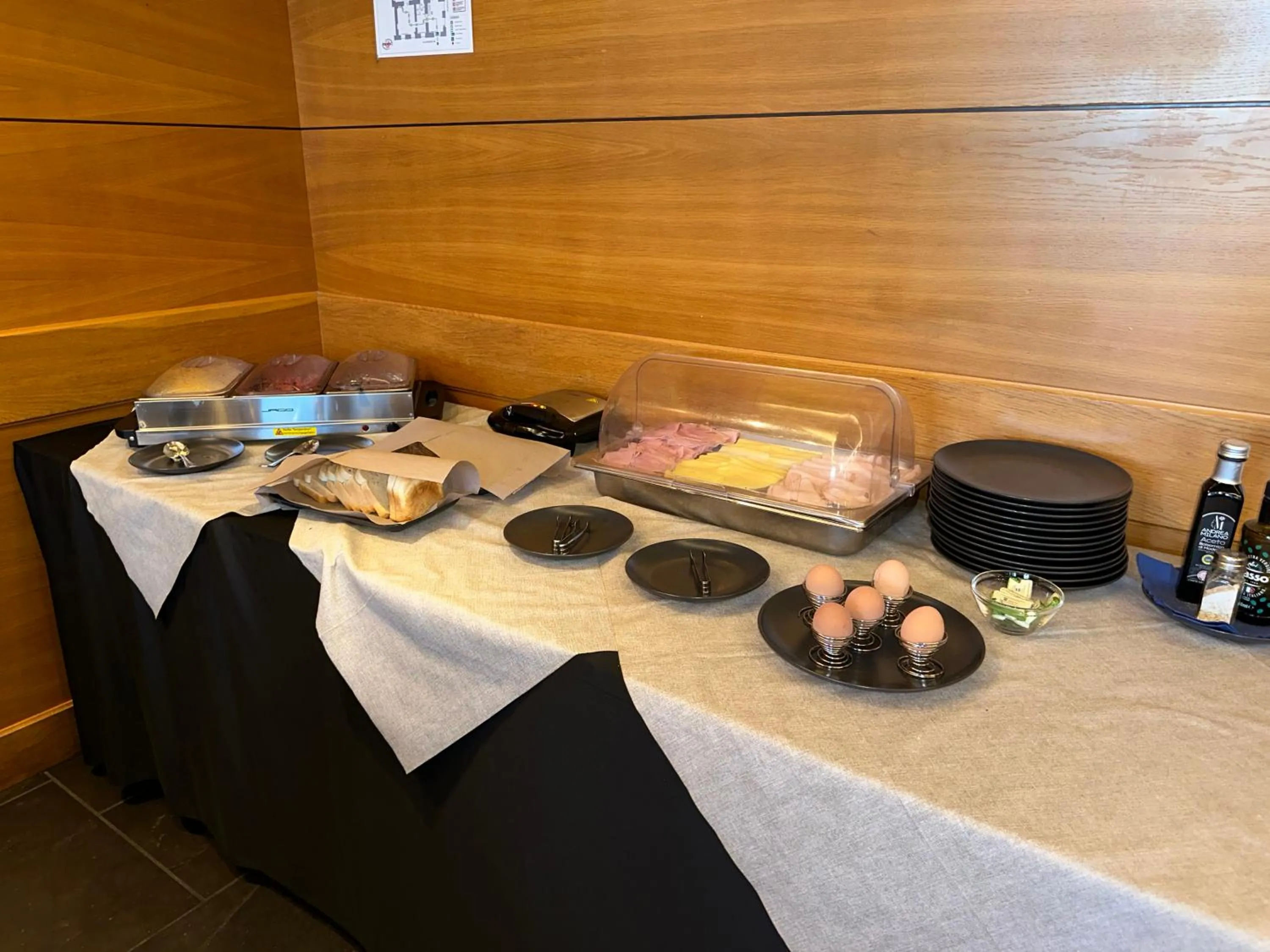 Buffet breakfast in Relais Piazza Vittoria