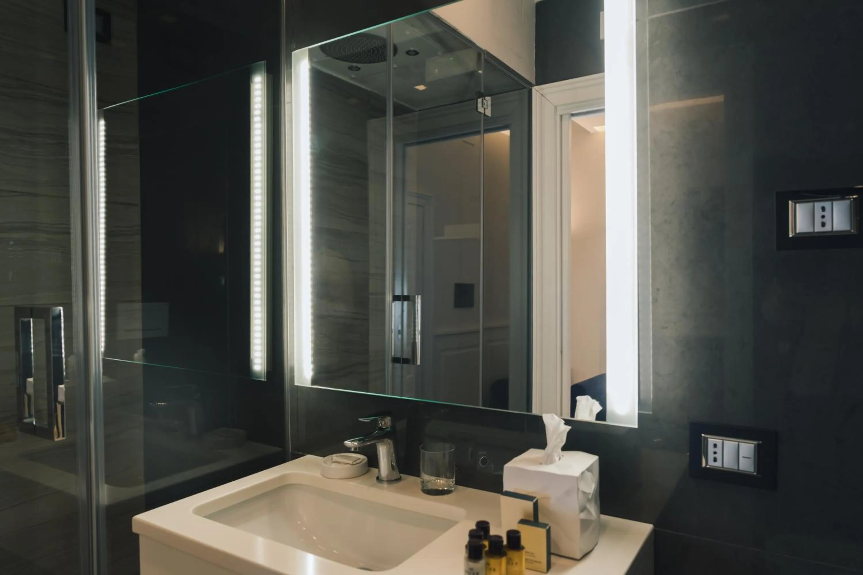 Shower in Relais Piazza Vittoria