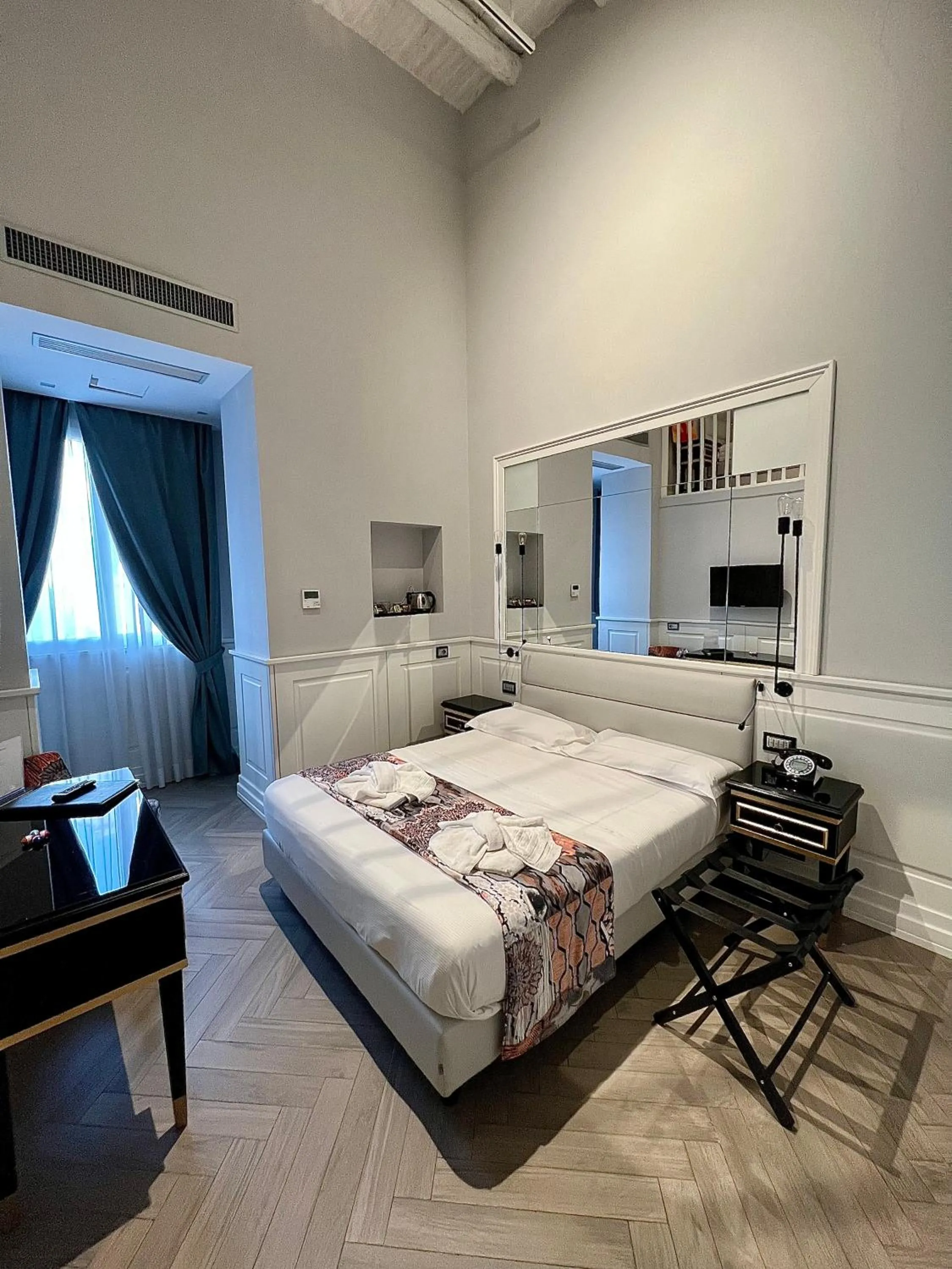 Property building, Bed in Relais Piazza Vittoria