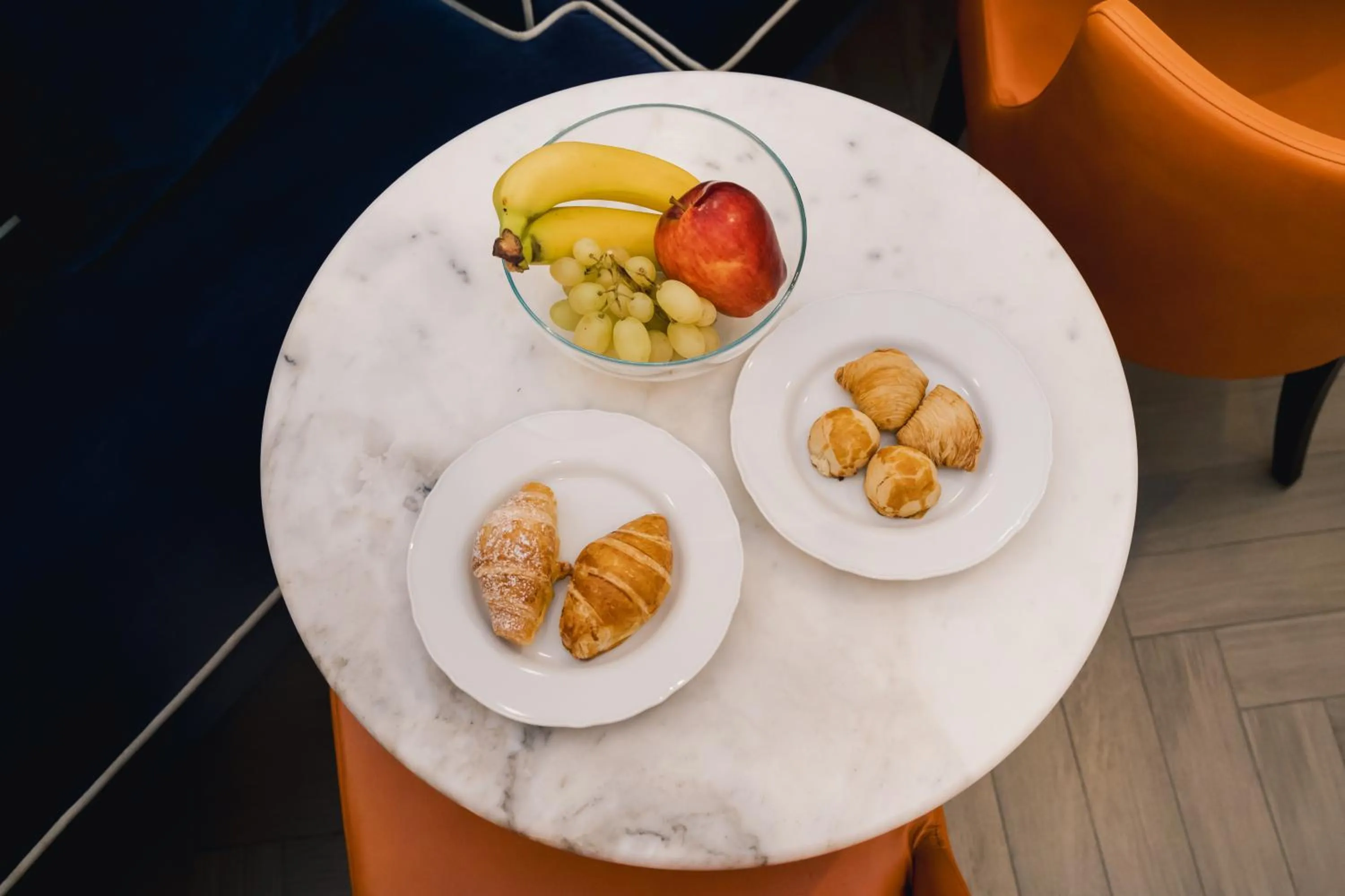 Food and drinks in Relais Piazza Vittoria