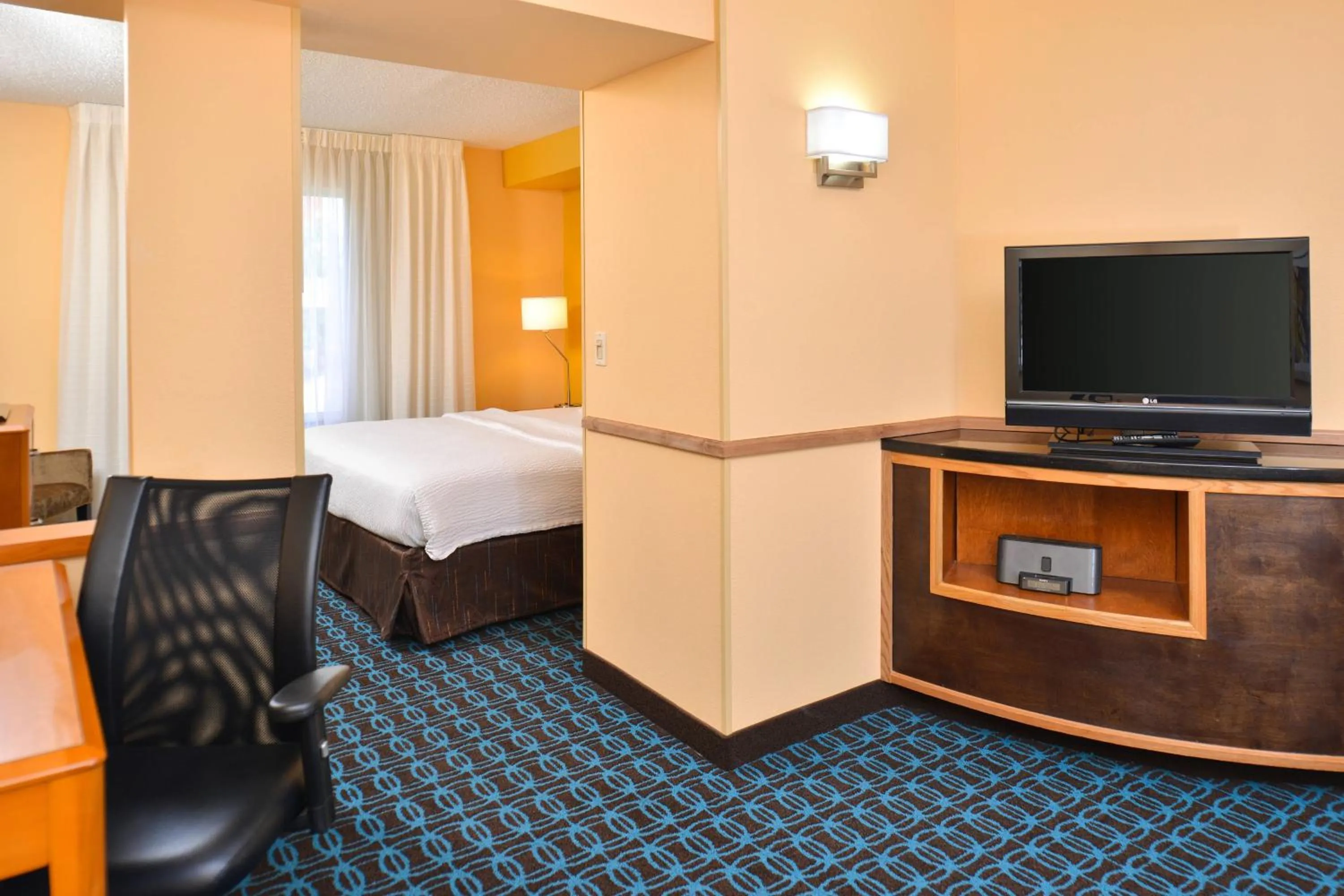 Photo of the whole room, Bed in Fairfield Inn & Suites by Marriott Helena