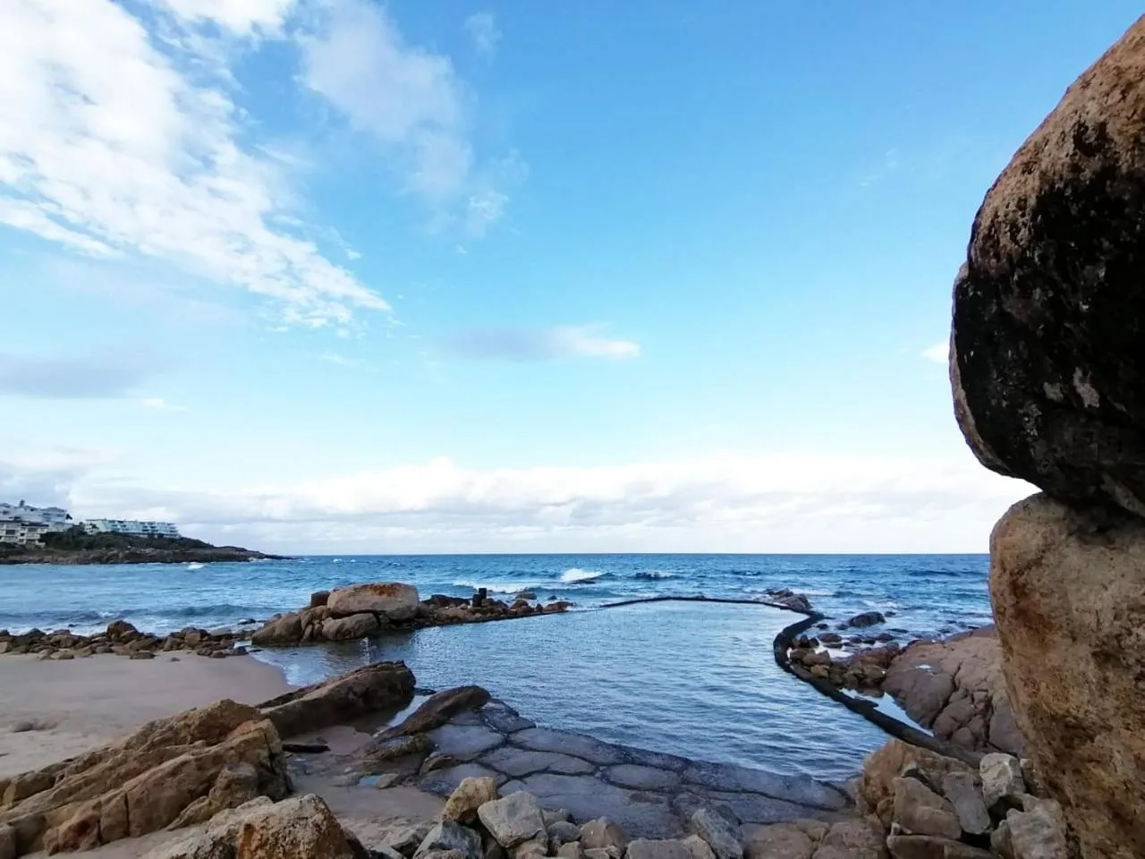 Beach in Boathouse Bed & Biscuit - Lower Deck