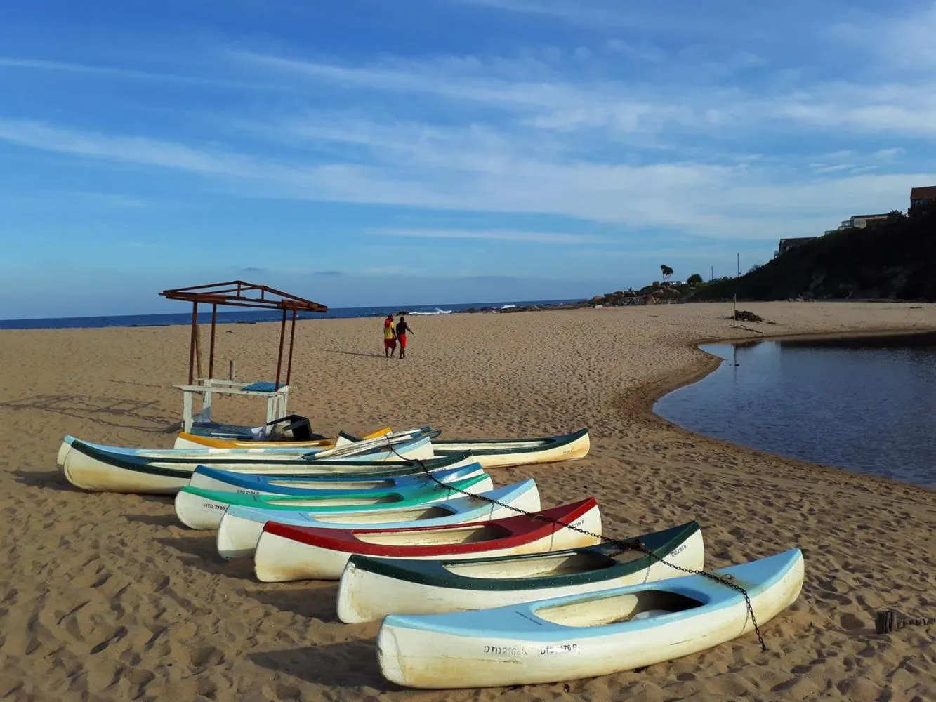 Beach in Boathouse Bed & Biscuit - Lower Deck