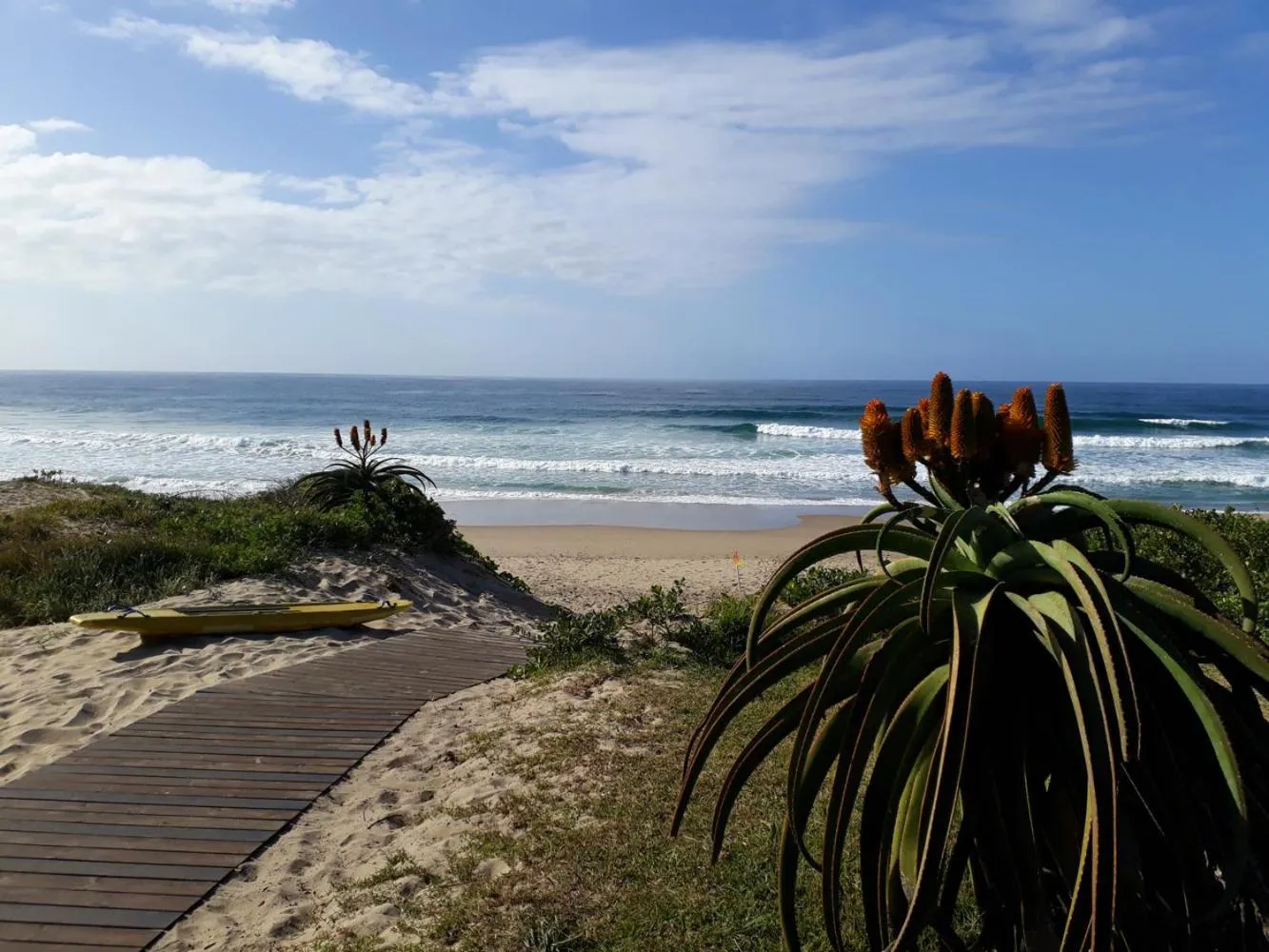 Beach in Boathouse Bed & Biscuit - Lower Deck