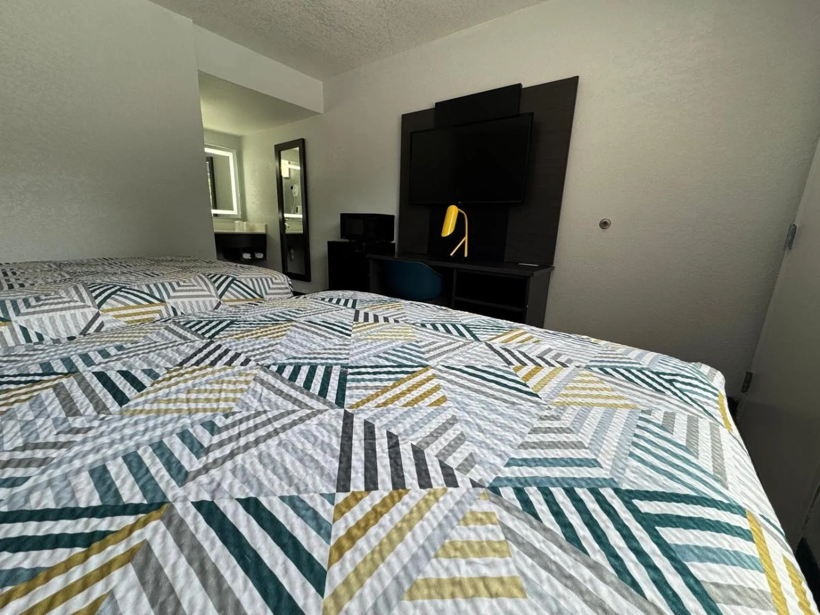 Bed in Motel 6-Venice, FL