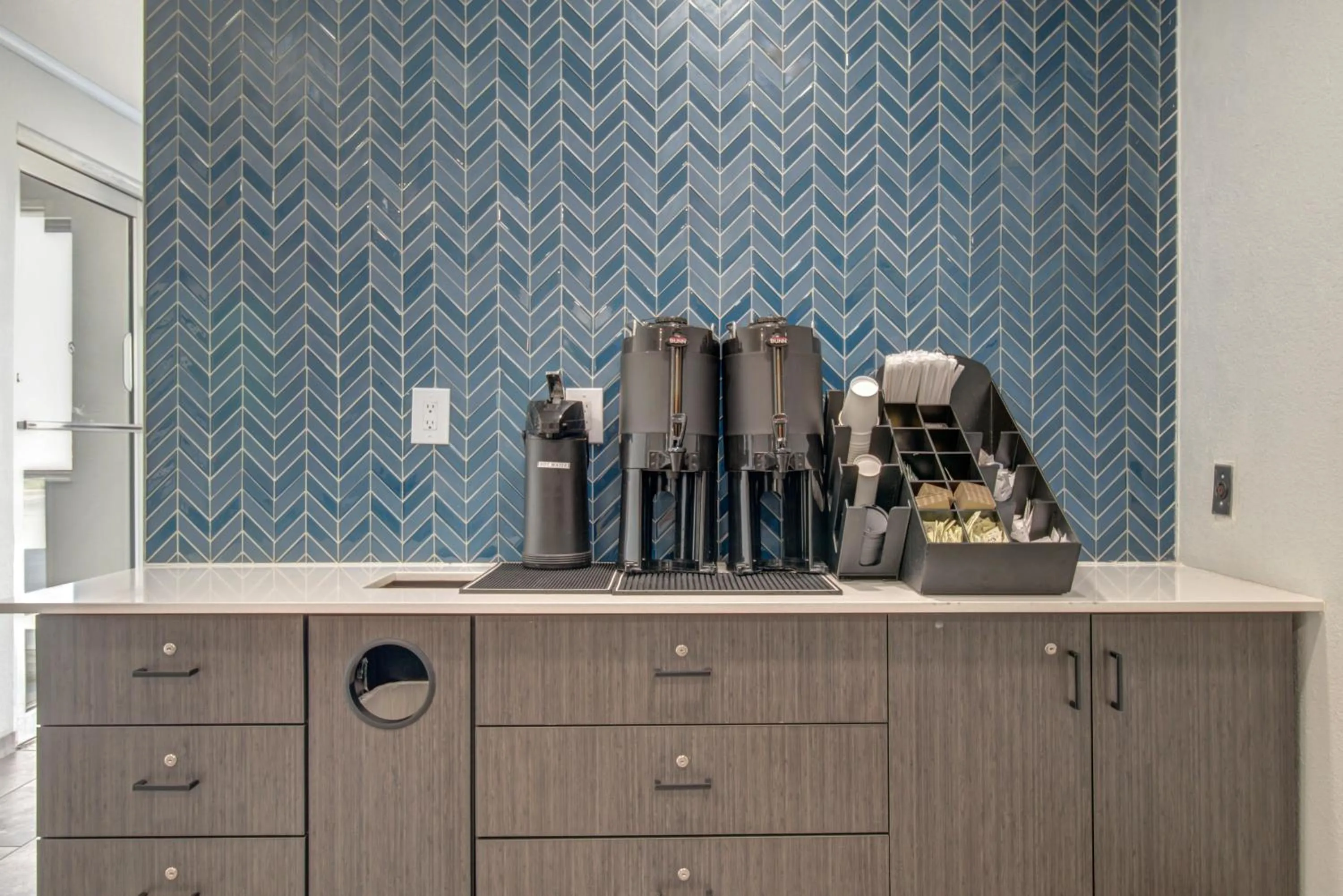 Coffee/tea facilities in Motel 6-Venice, FL