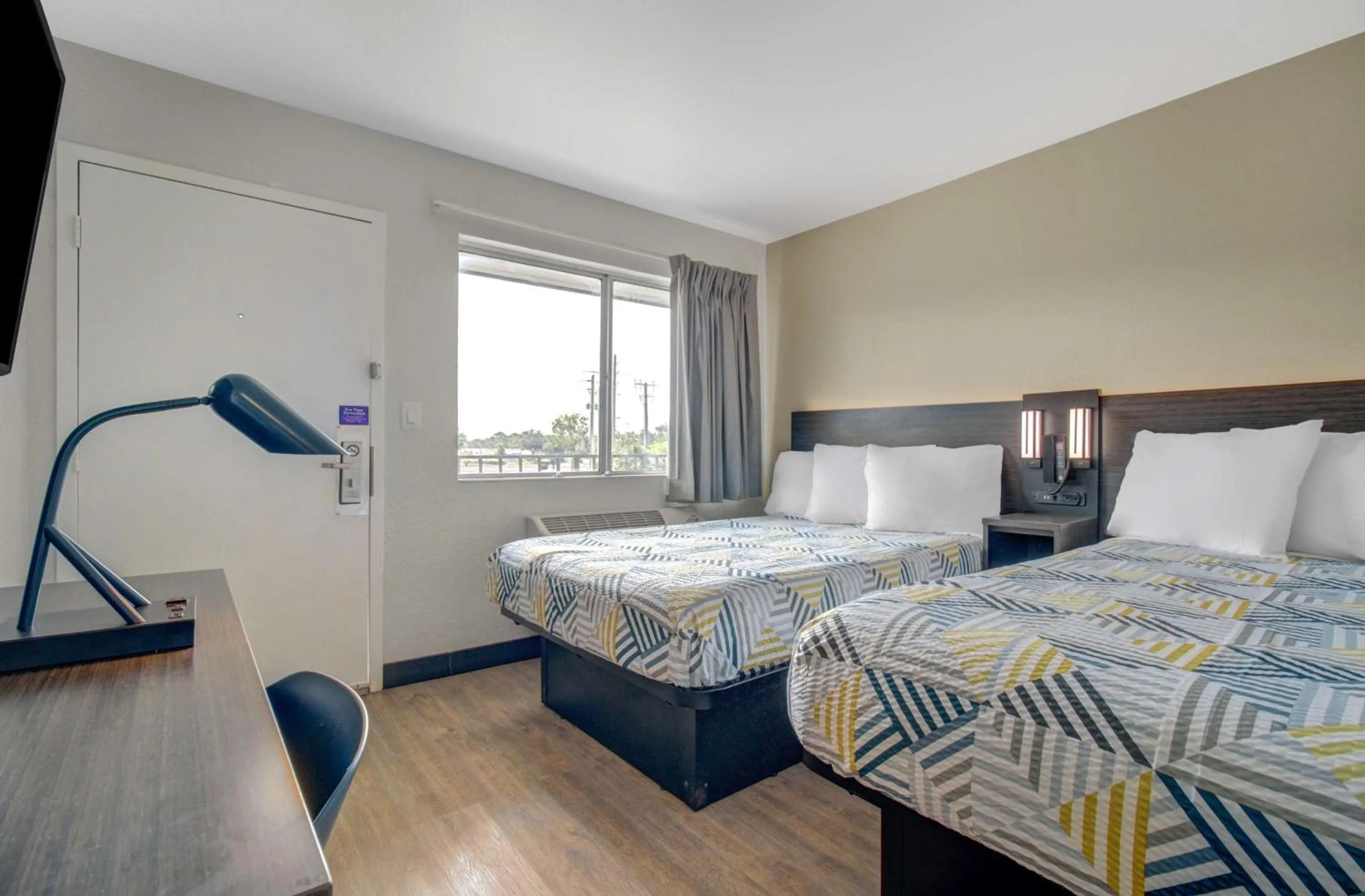 Bedroom, Bed in Motel 6-Venice, FL