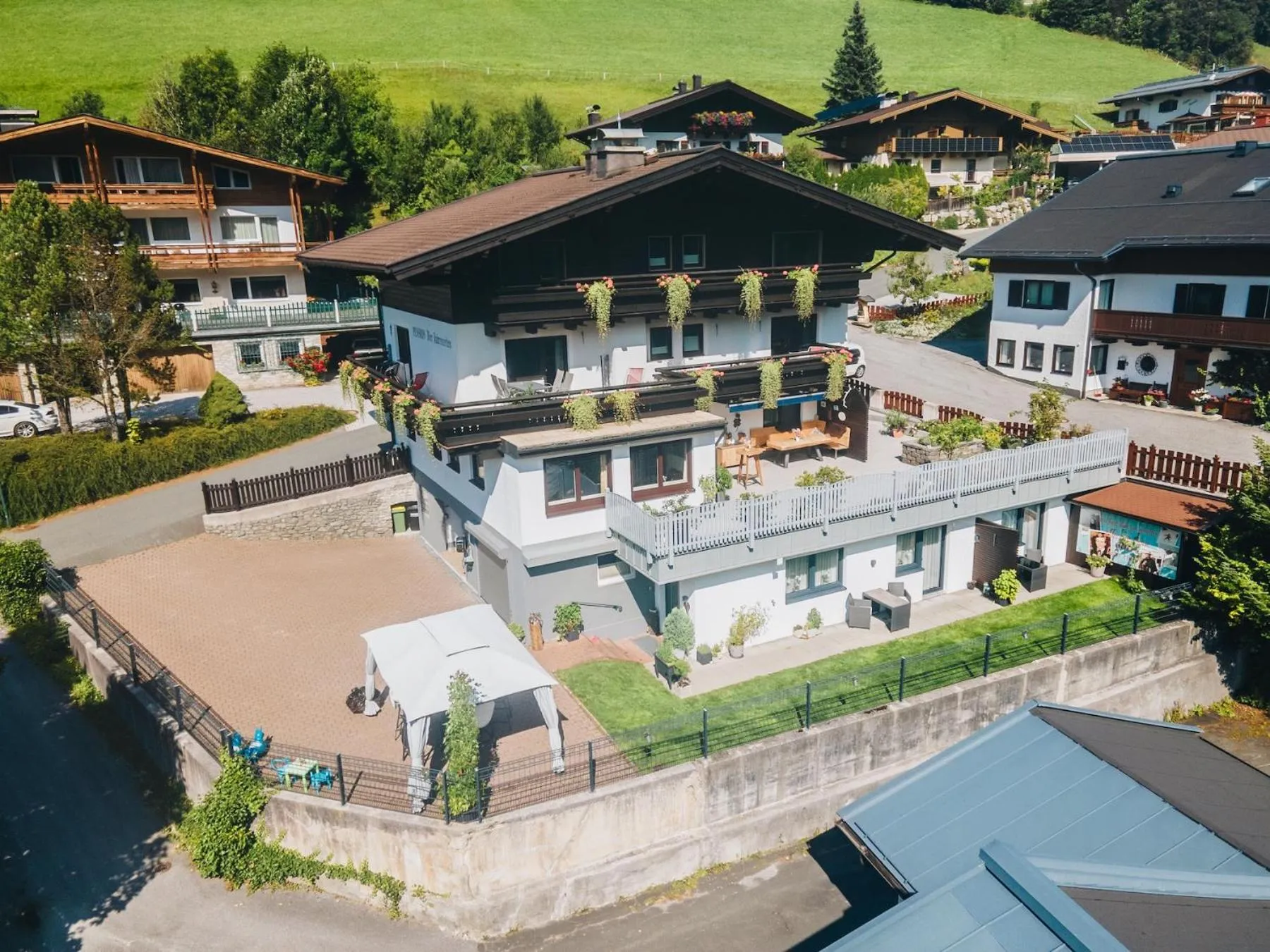 Garden view in Pension Vier Jahreszeiten