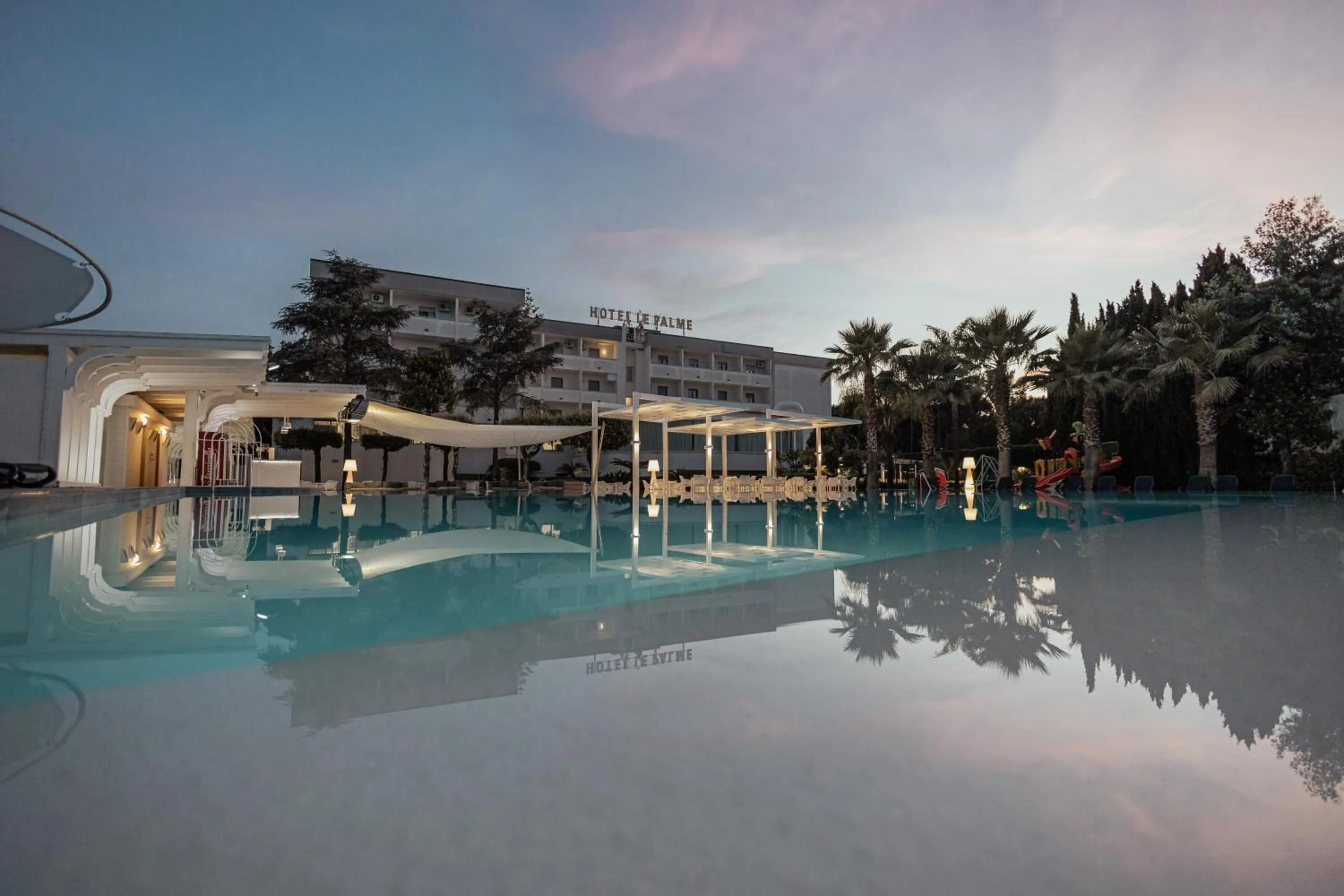 Swimming pool in Hotel Le Palme