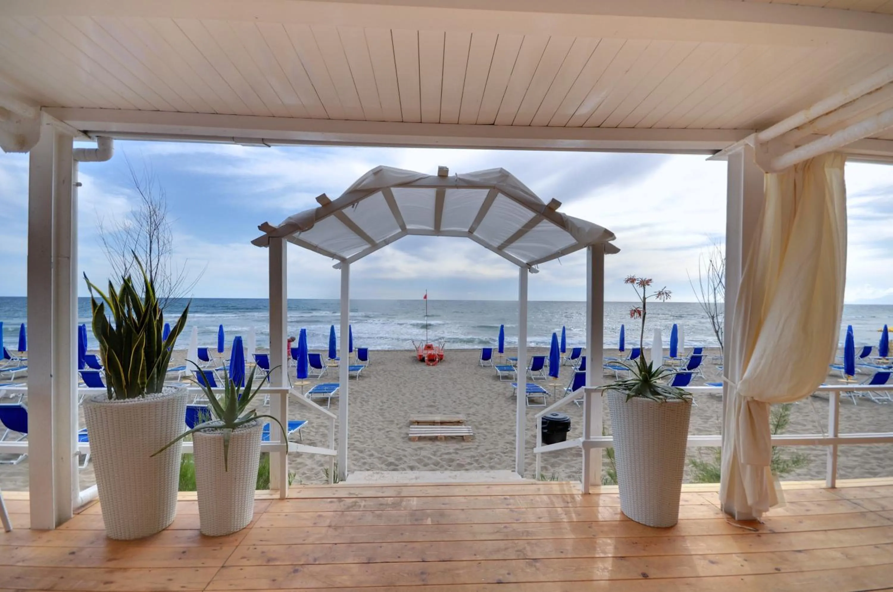 Facade/entrance in Hotel Le Palme