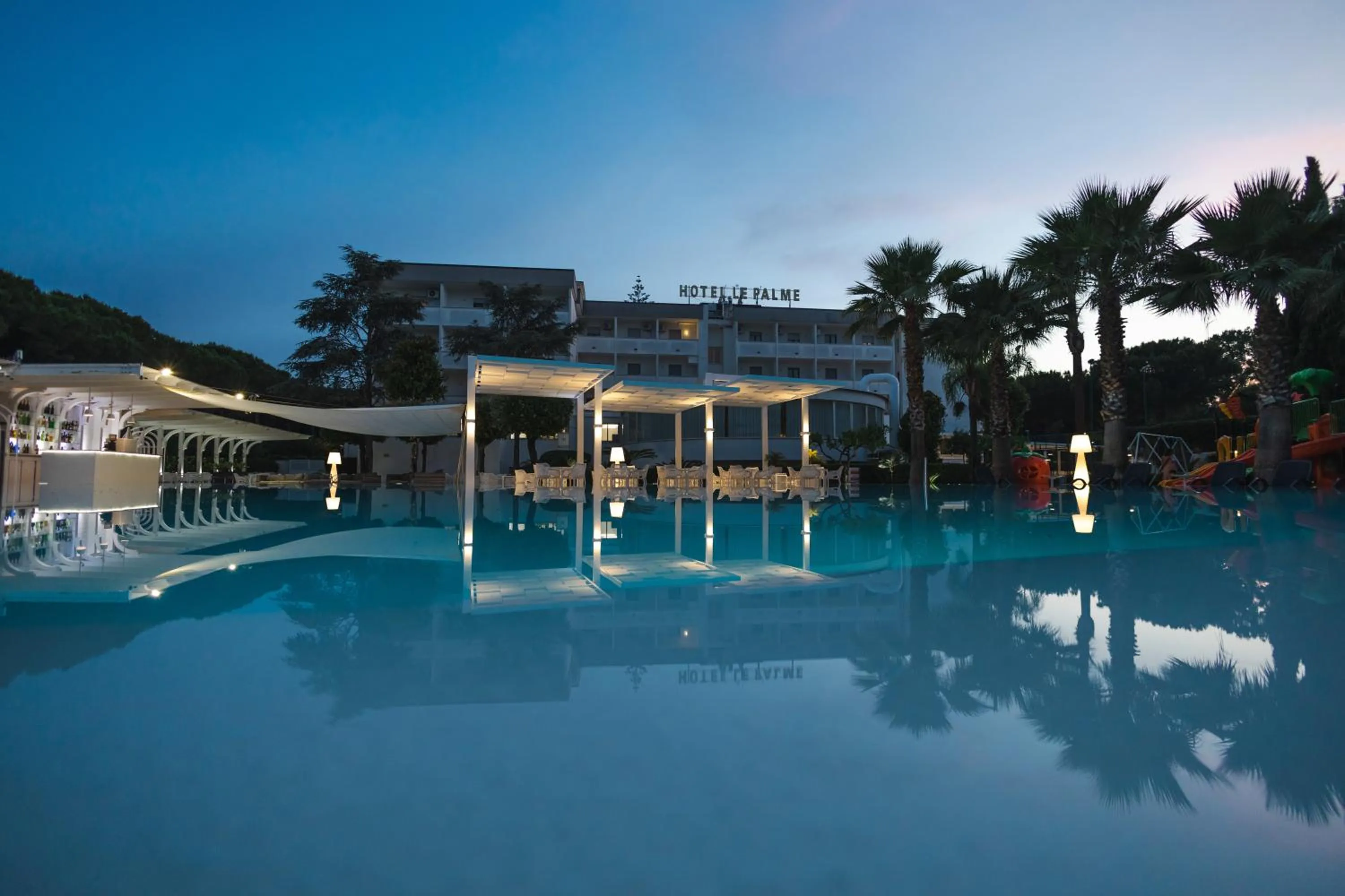 Swimming pool in Hotel Le Palme