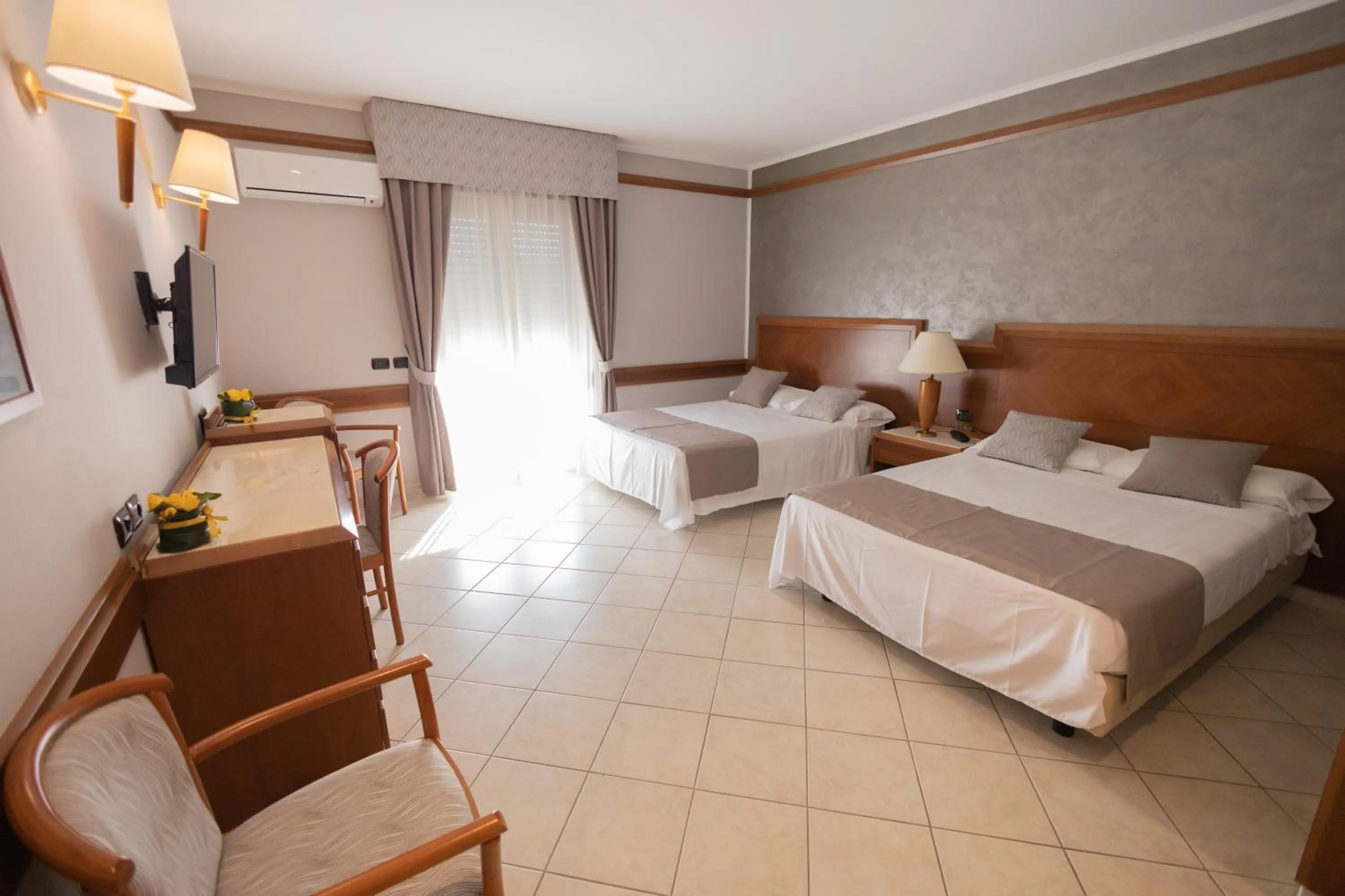 Photo of the whole room, Bed in Hotel Le Palme