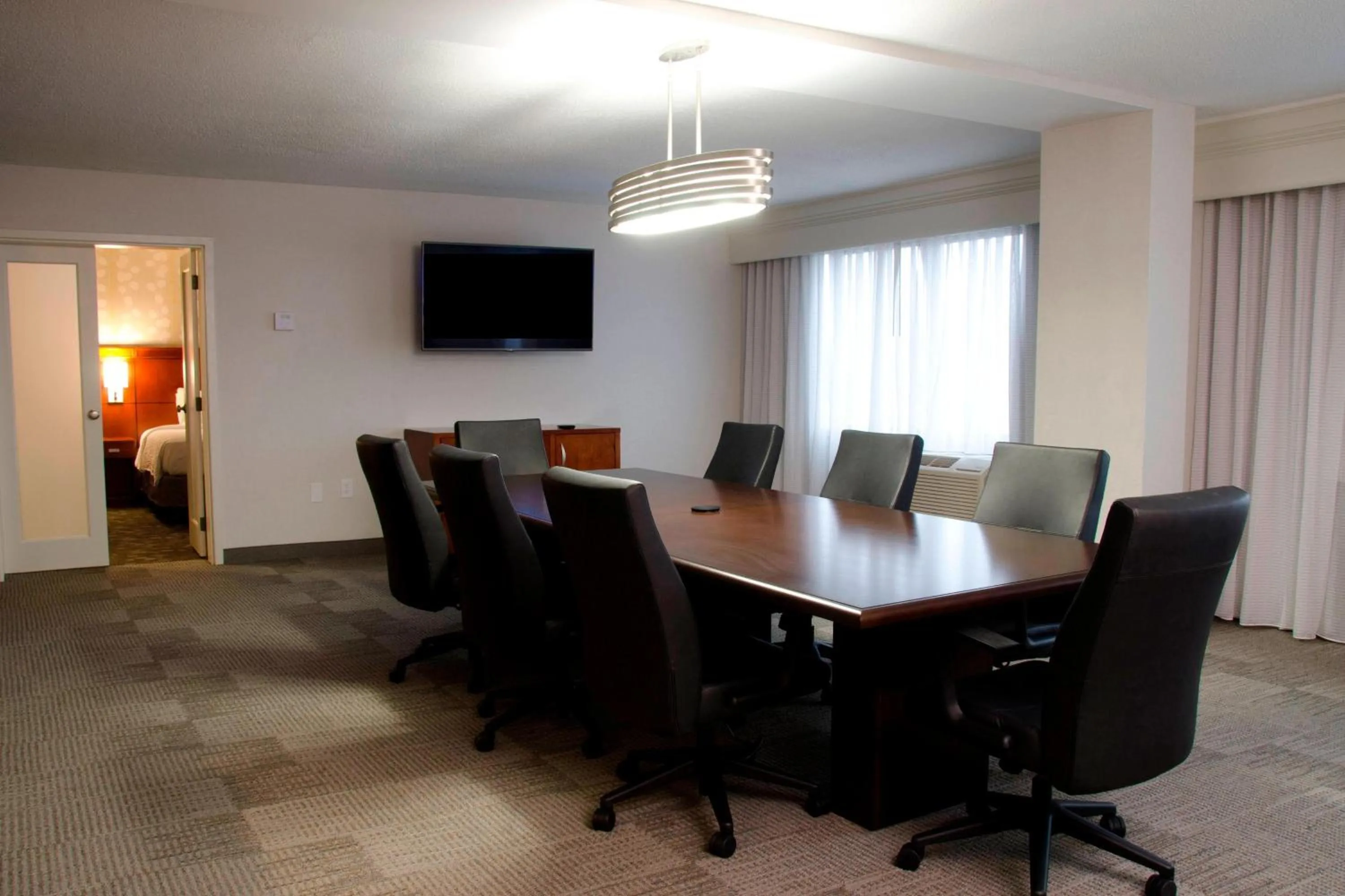 Bedroom in Courtyard Waterbury Downtown