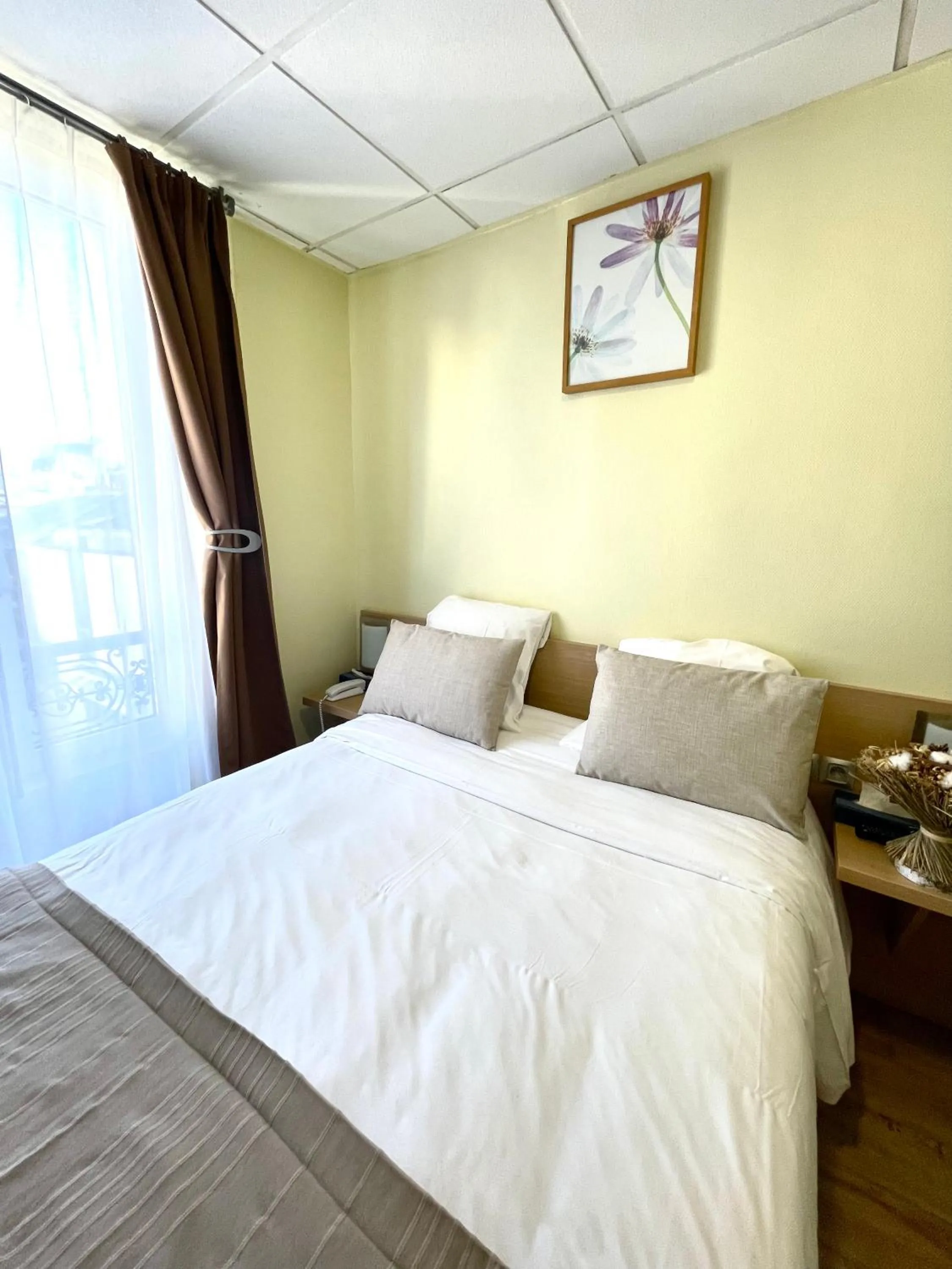 Bedroom, Bed in Tipi