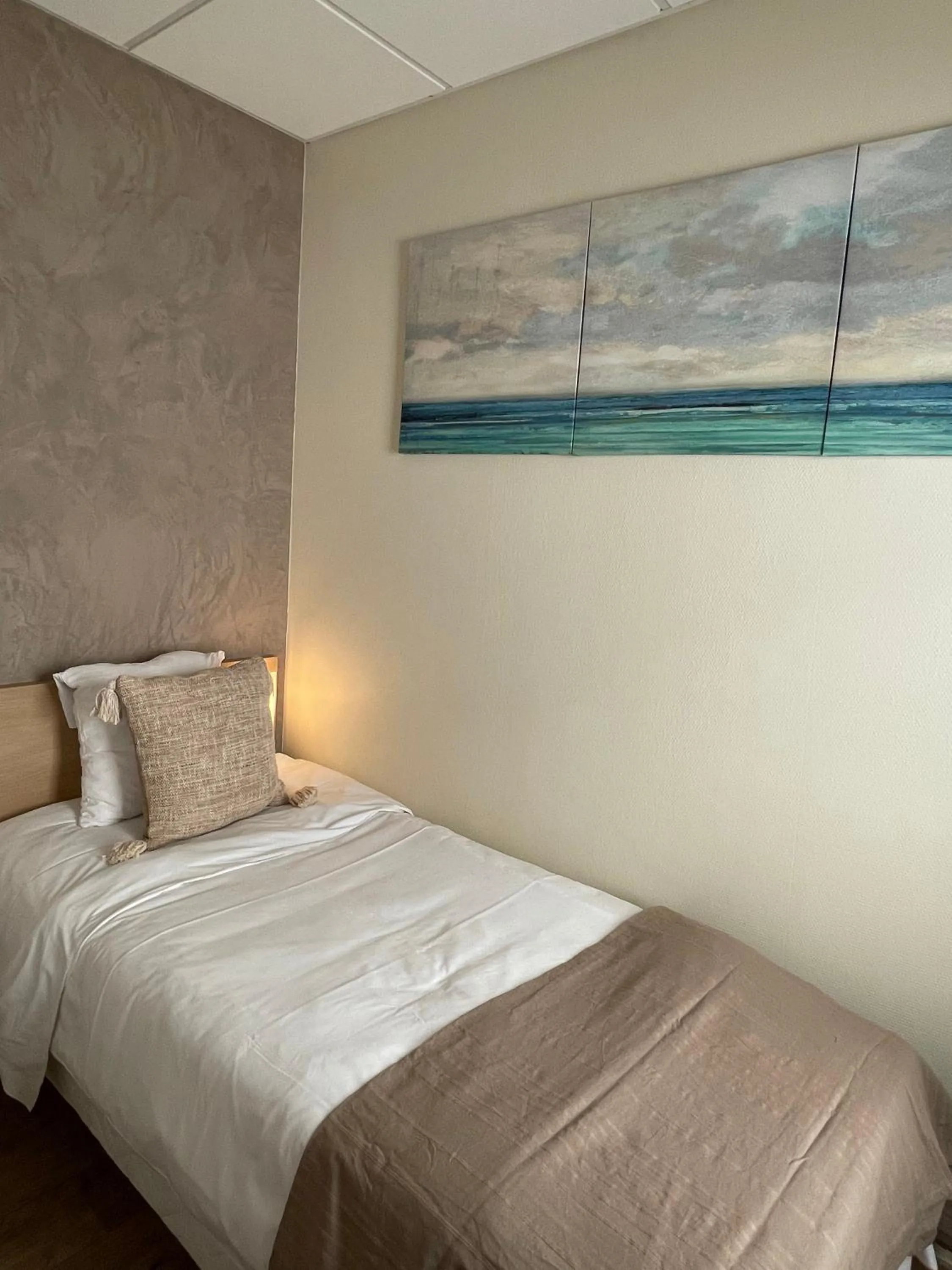 Bedroom, Bed in Tipi