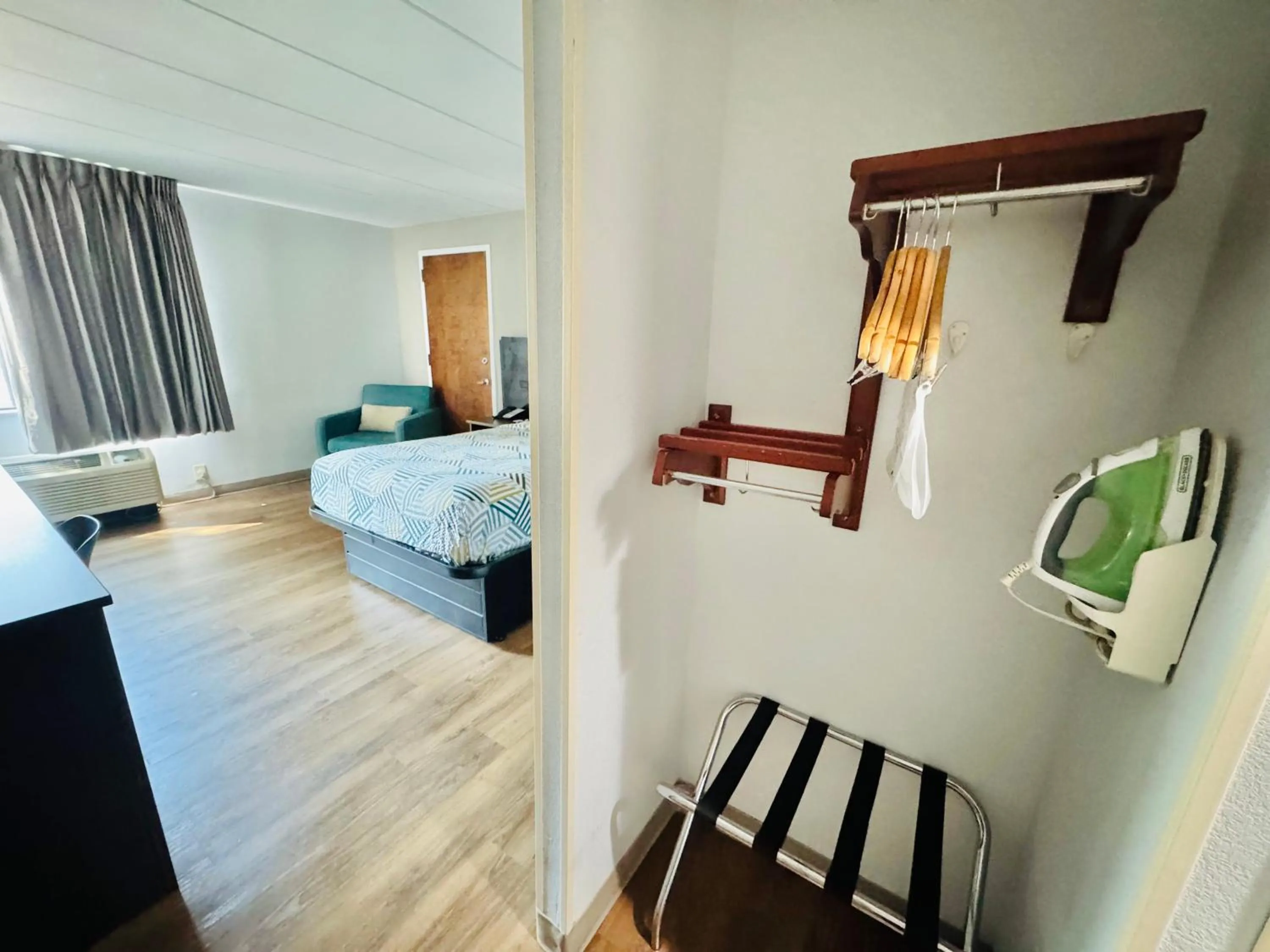 View (from property/room), Bed in Motel 6-Milford, CT