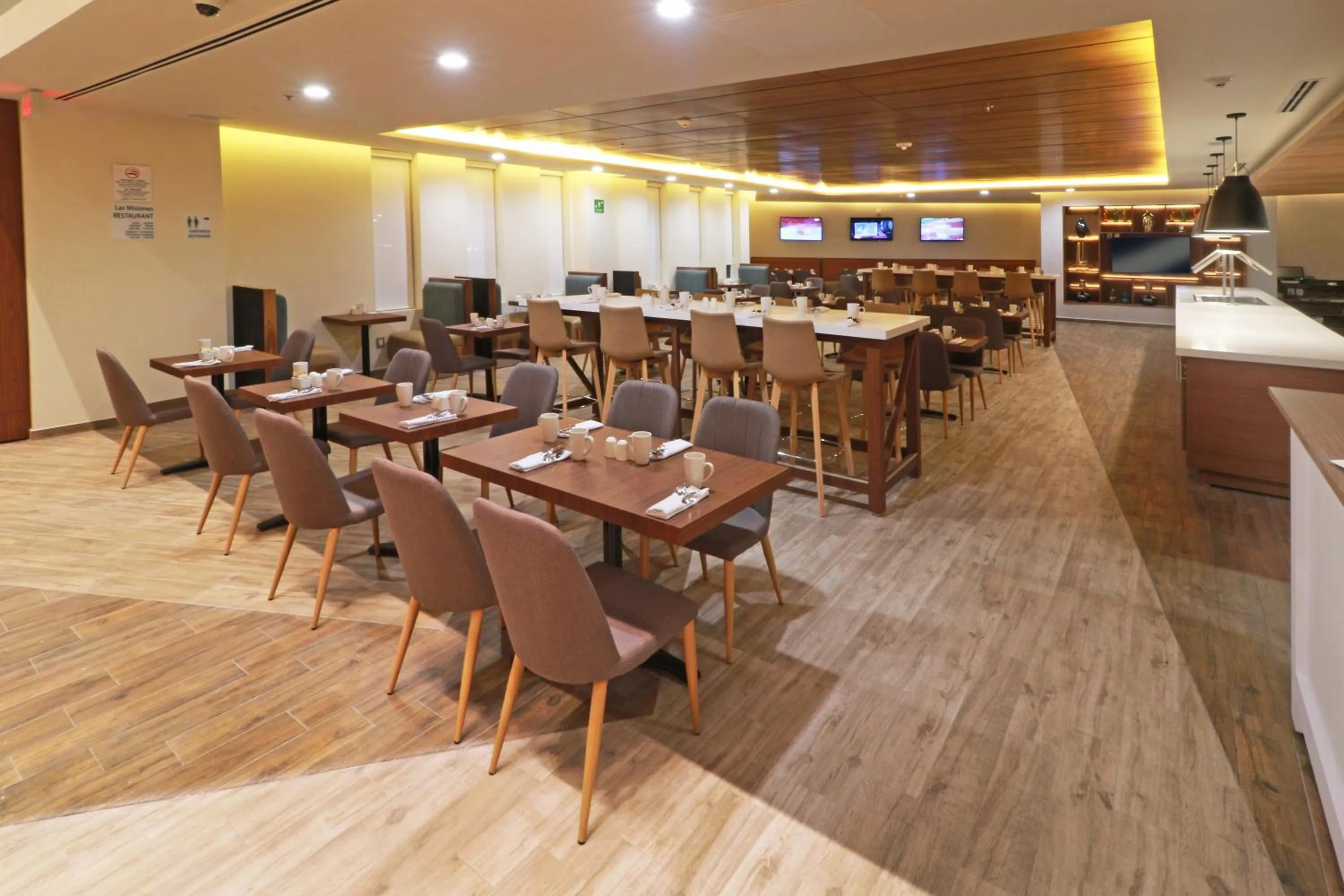 Restaurant/places to eat in Holiday Inn - Ciudad Juarez by IHG