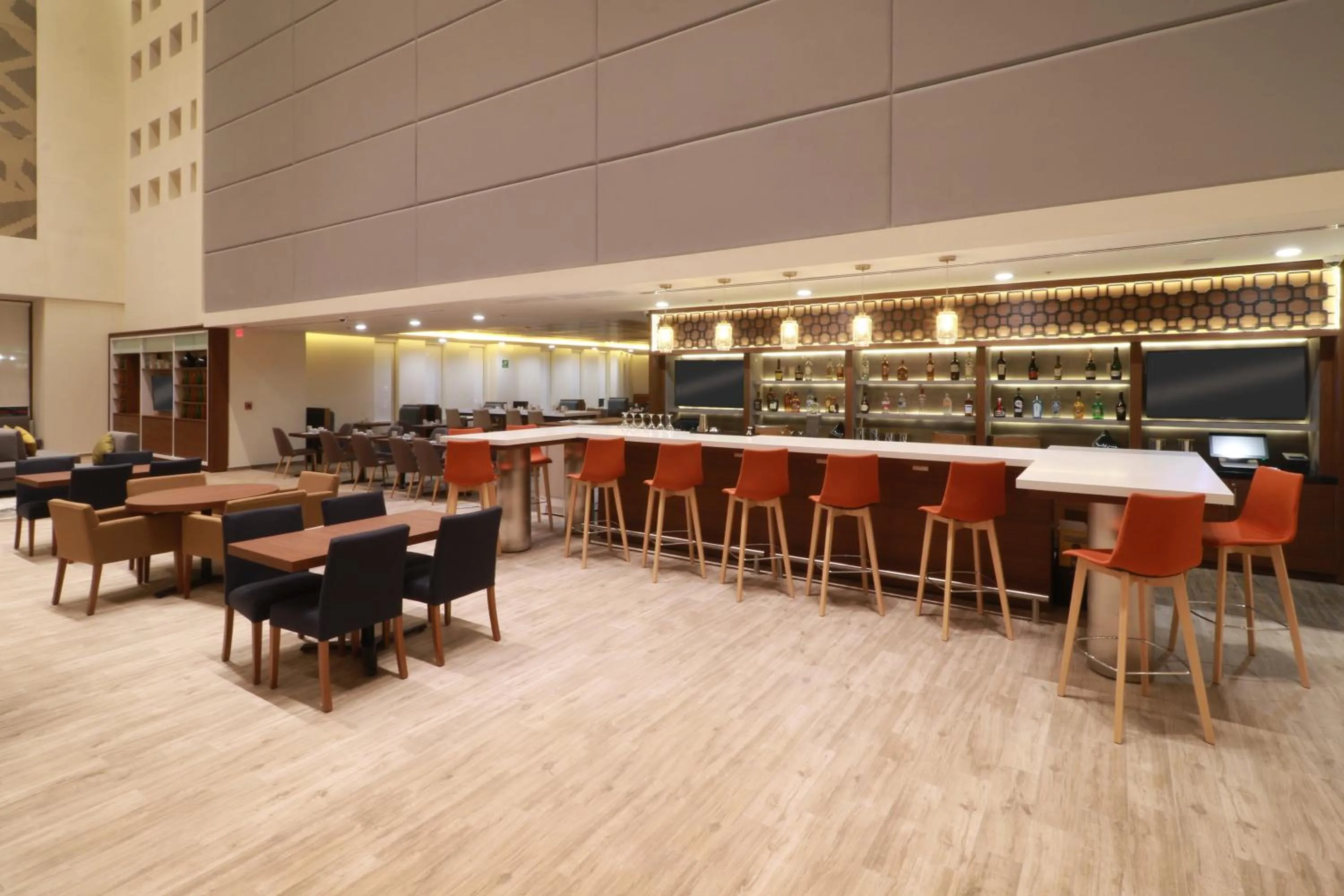 Lounge or bar in Holiday Inn - Ciudad Juarez by IHG