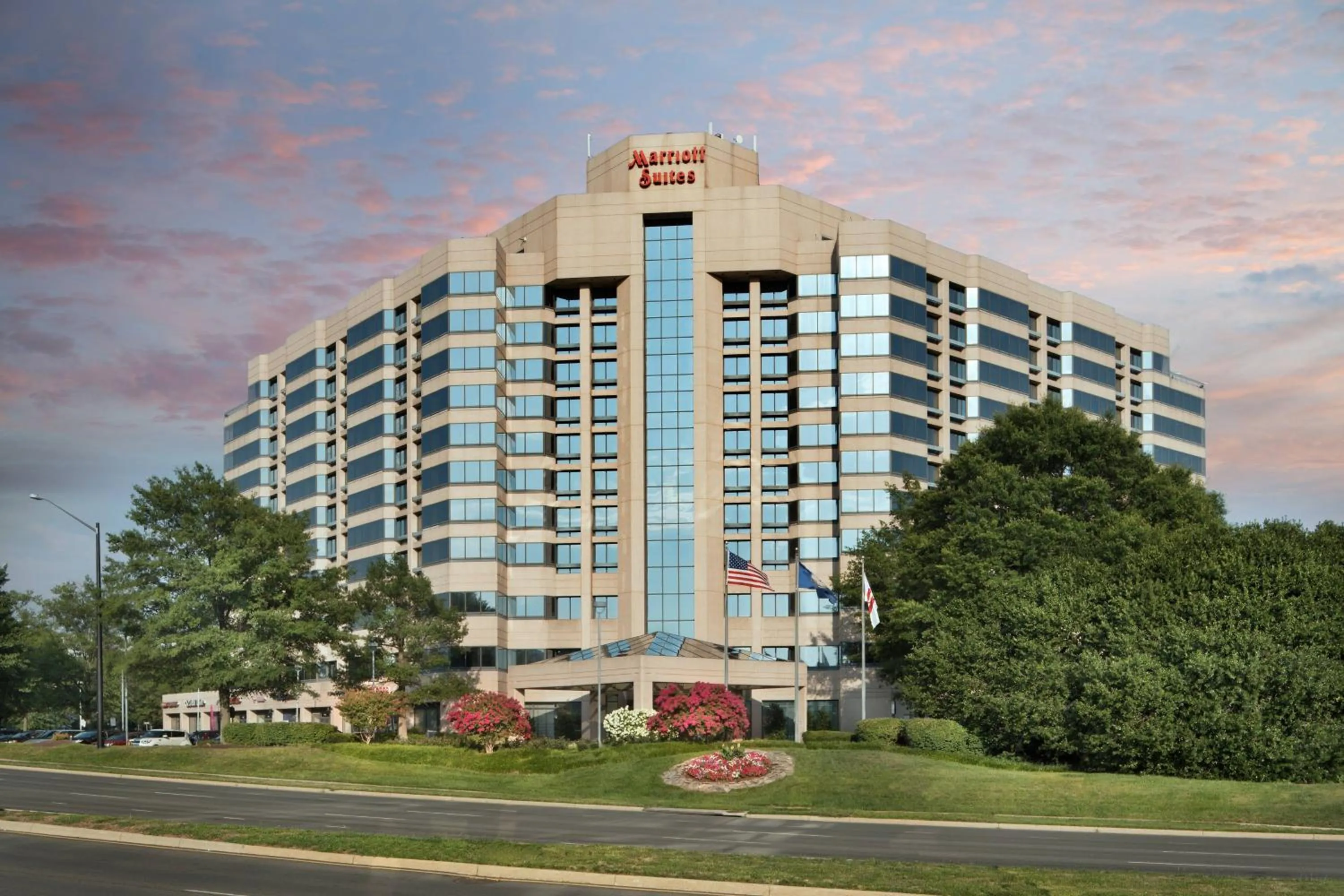Property building in Washington Dulles Marriott Suites
