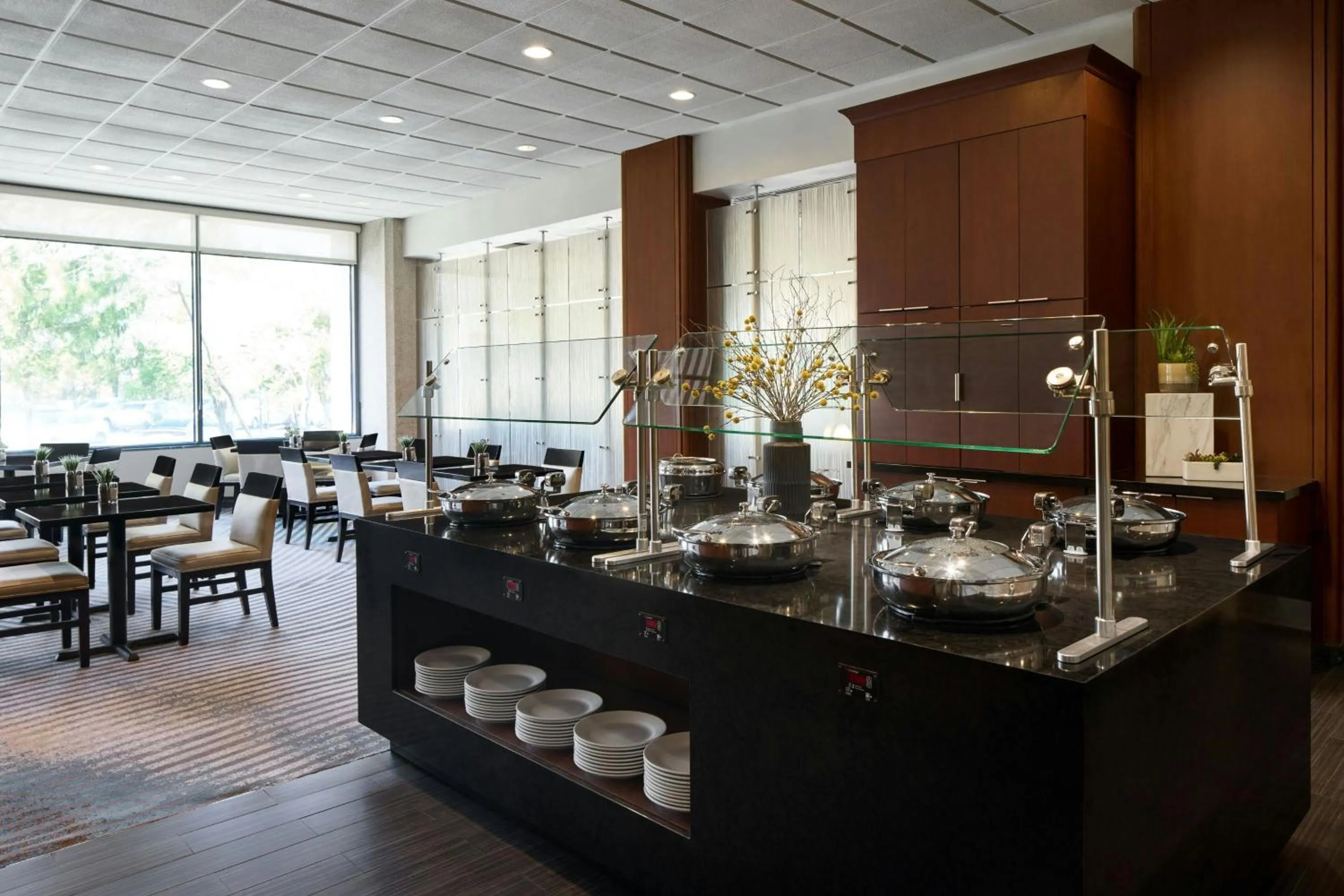 Restaurant/places to eat in Washington Dulles Marriott Suites