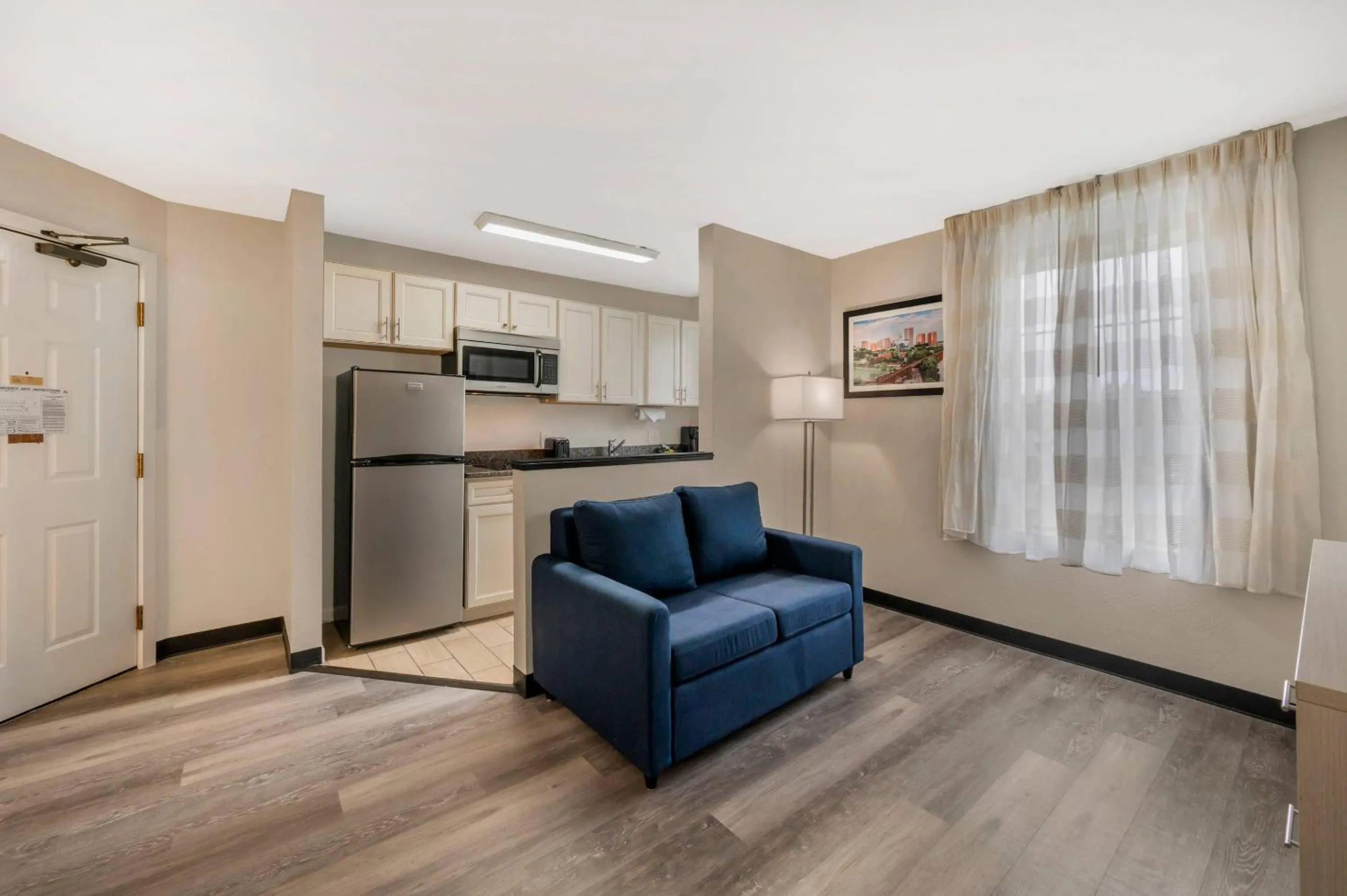 Bedroom in MainStay Suites Sterling near Dulles Town Center