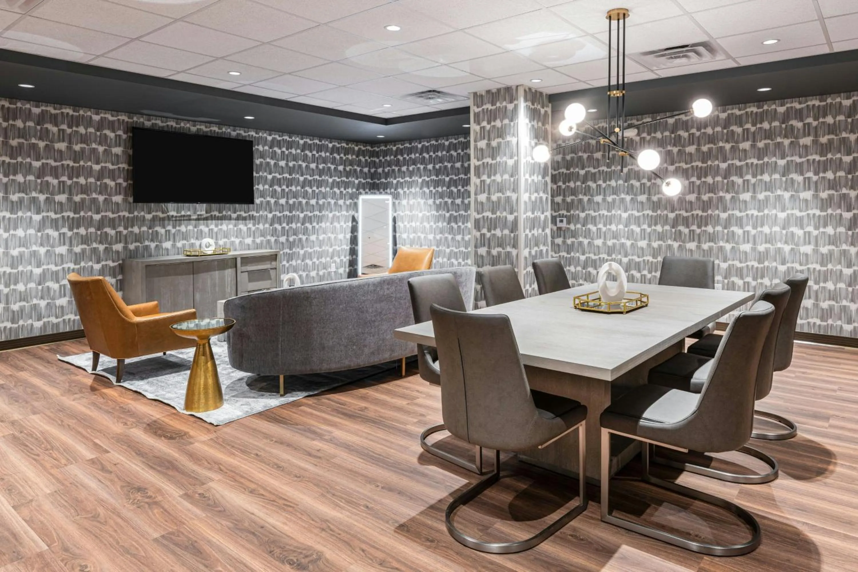 Lounge or bar in Courtyard by Marriott Wichita at Old Town