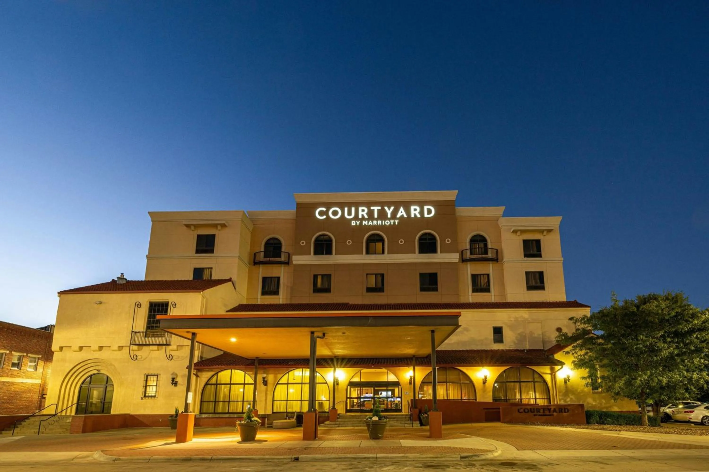 Property building in Courtyard by Marriott Wichita at Old Town