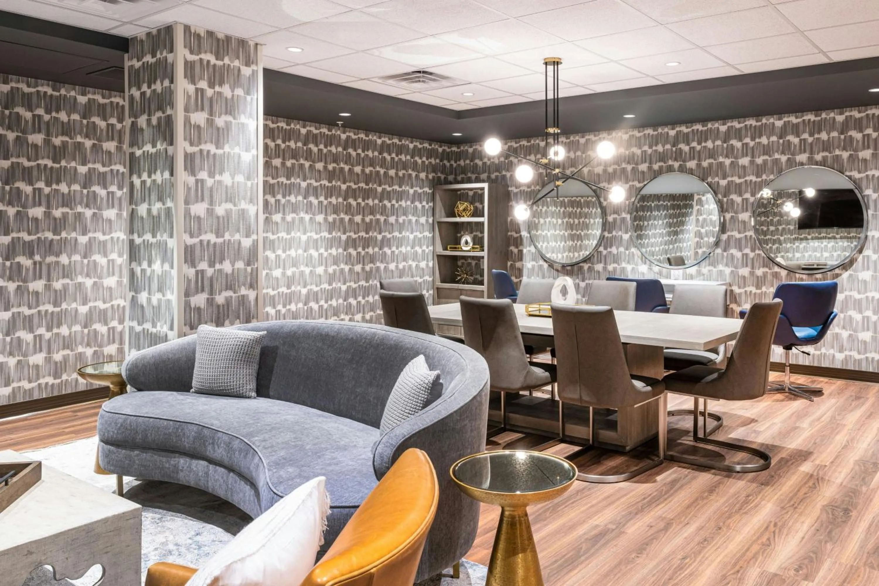 Lounge or bar in Courtyard by Marriott Wichita at Old Town