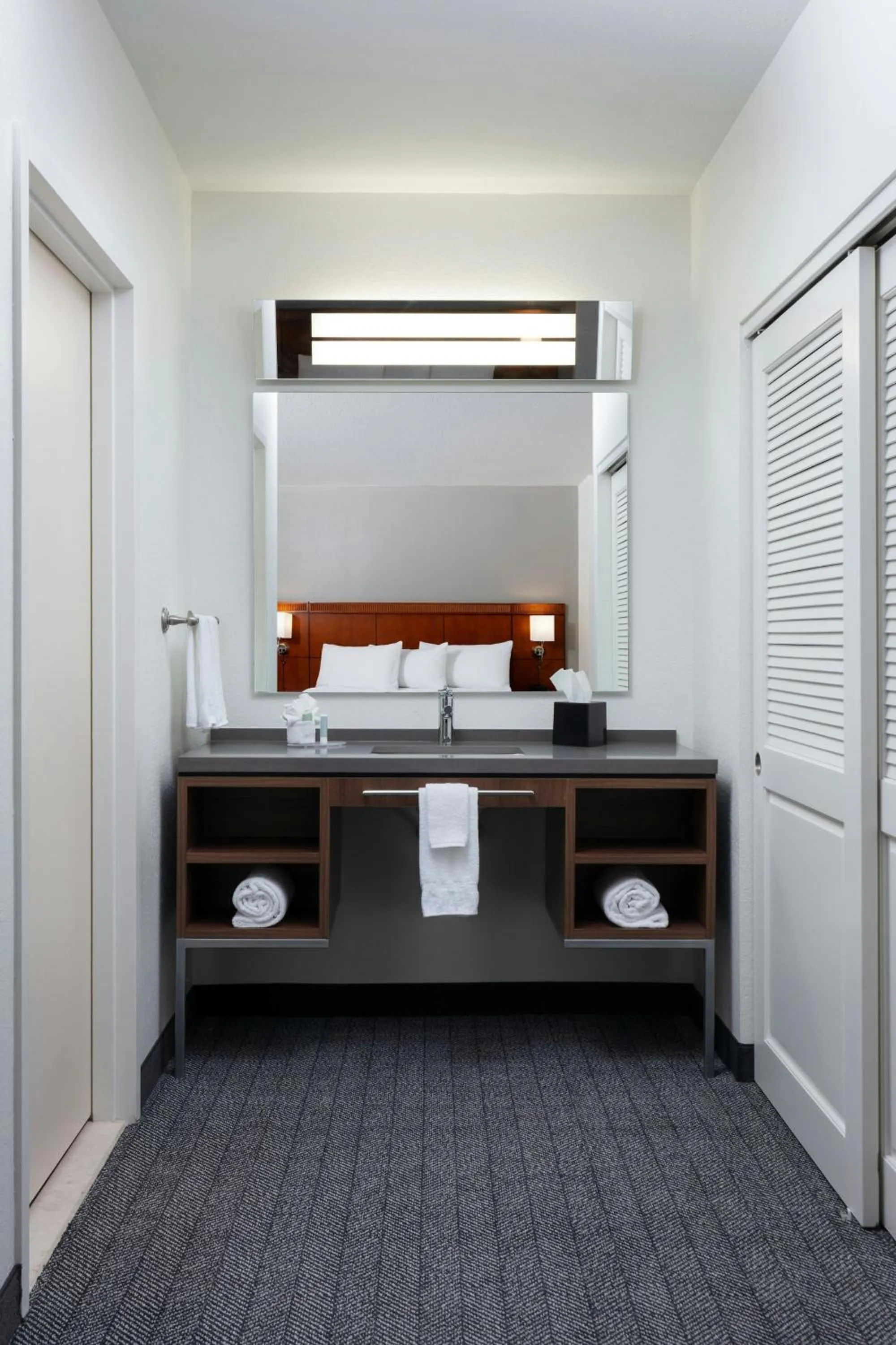 Photo of the whole room, Bed in Courtyard by Marriott Wichita at Old Town