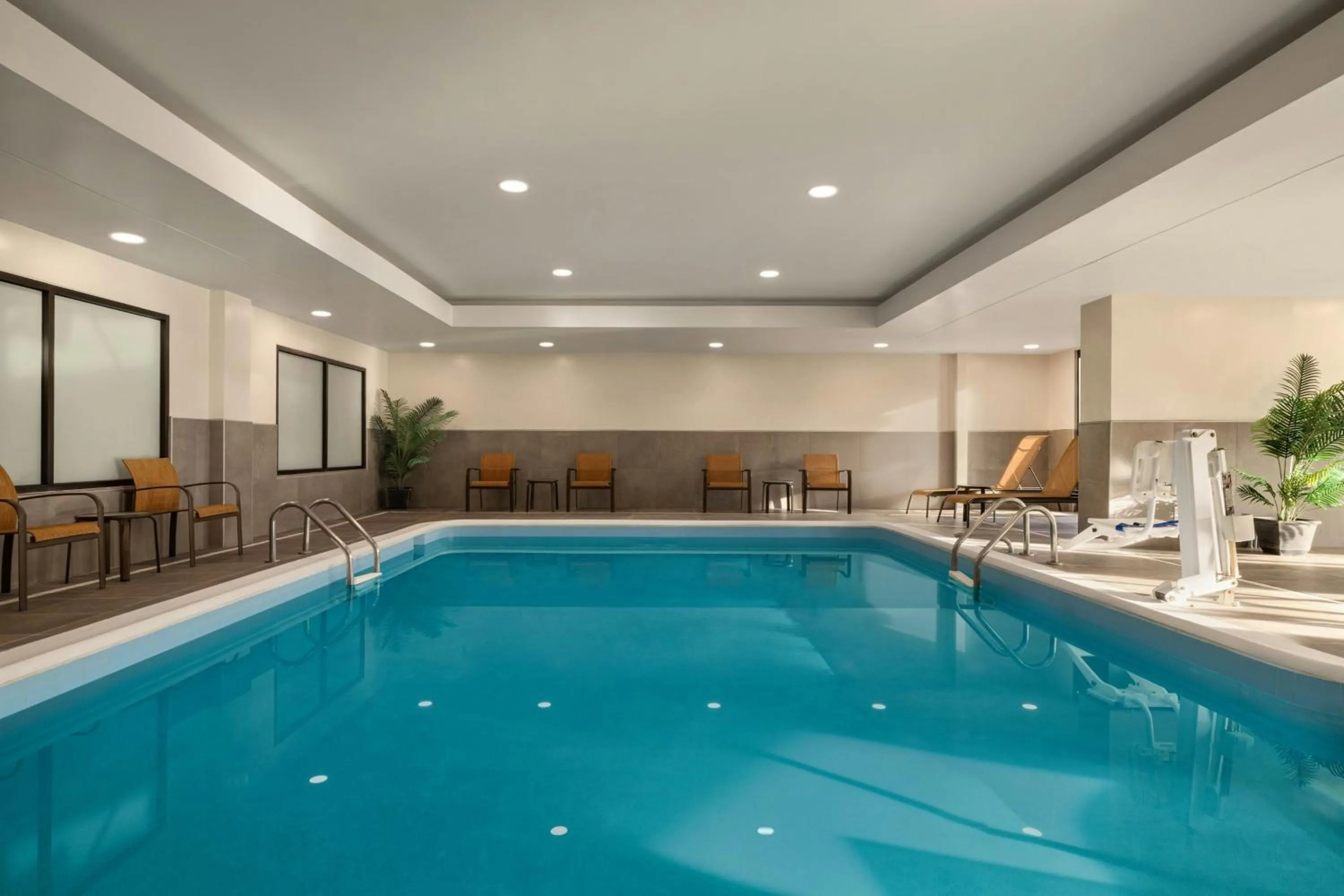 Swimming pool in Courtyard Wilmington Brandywine