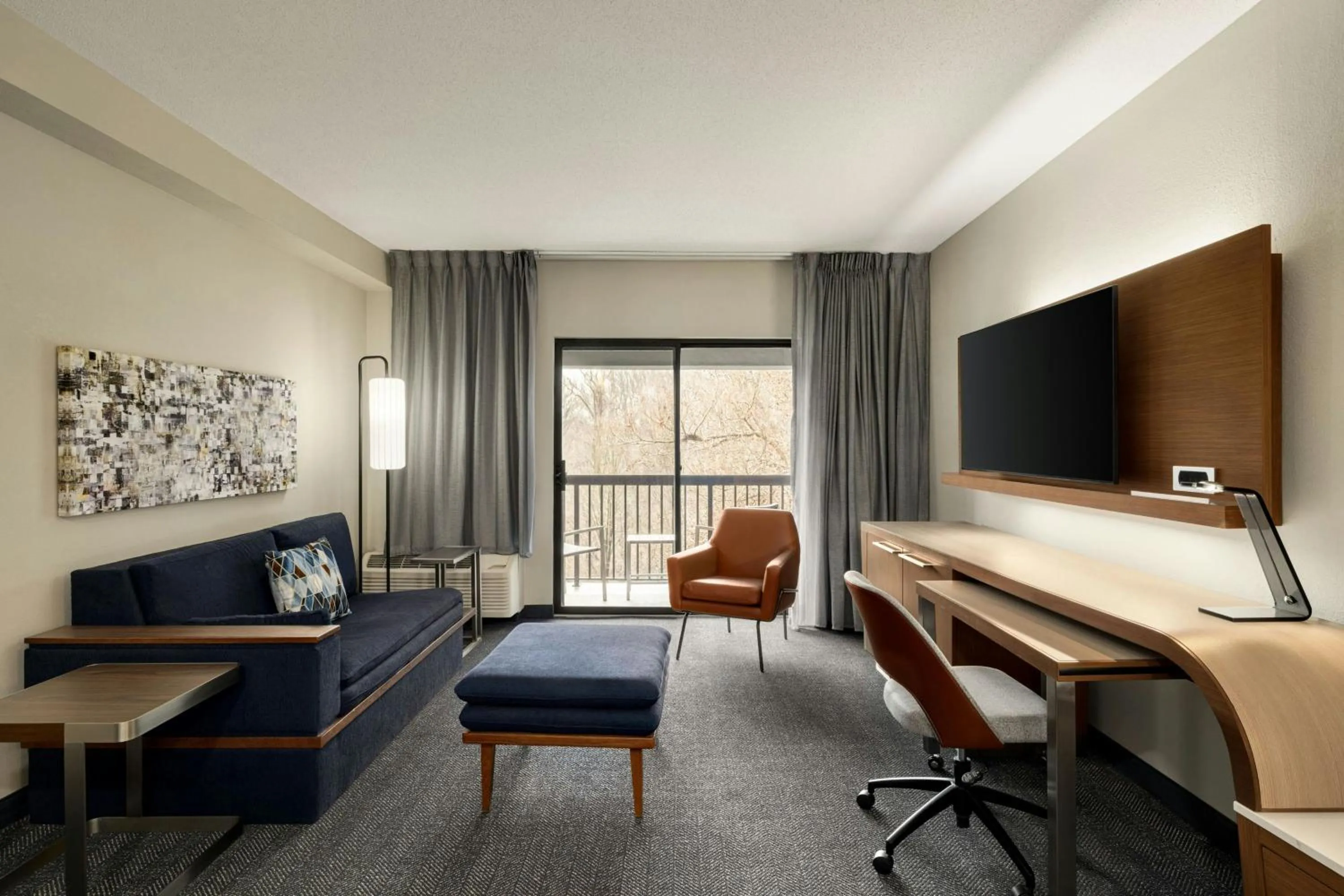 Living room in Courtyard Wilmington Brandywine