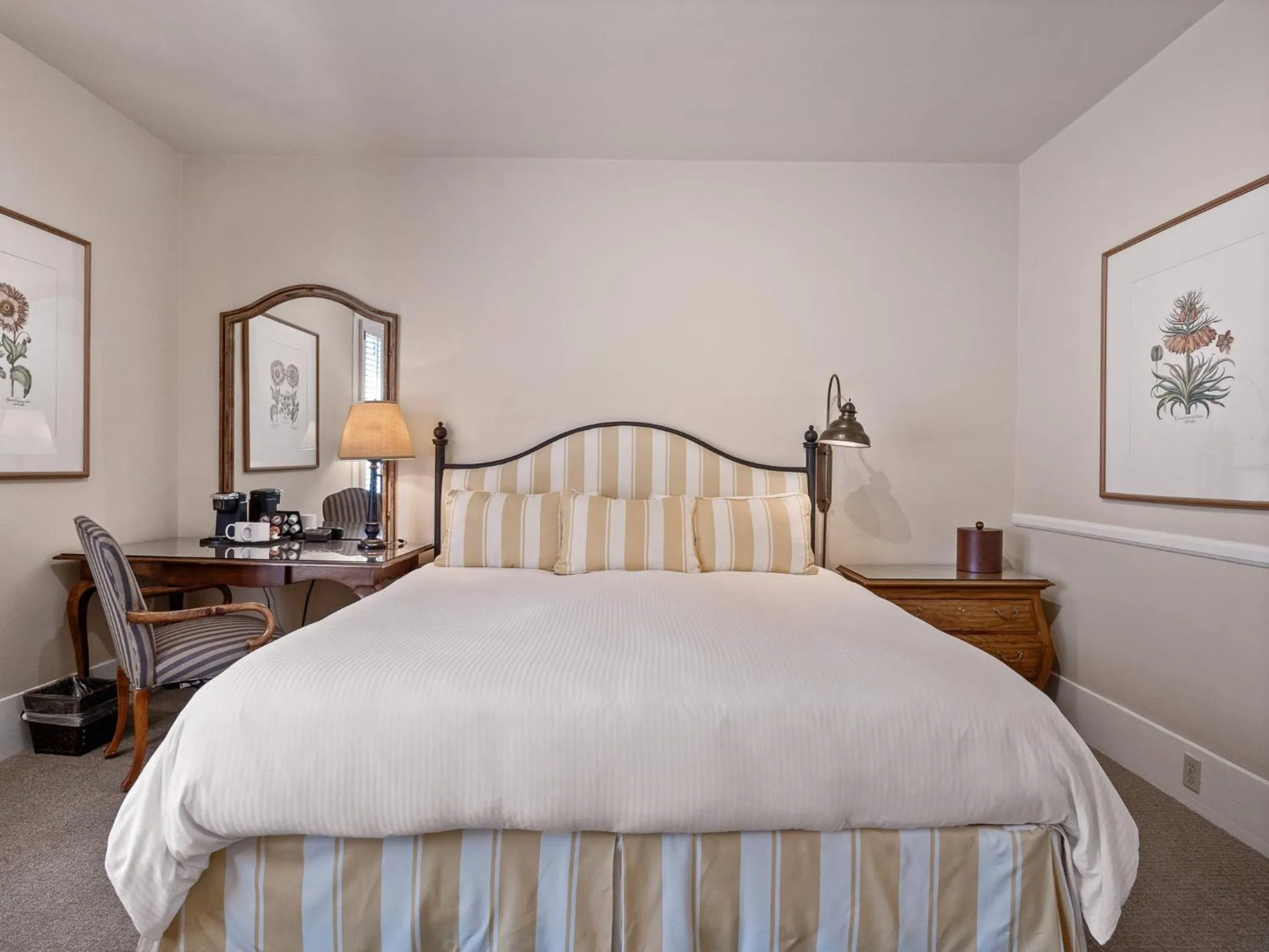 Bed in The Upham Hotel