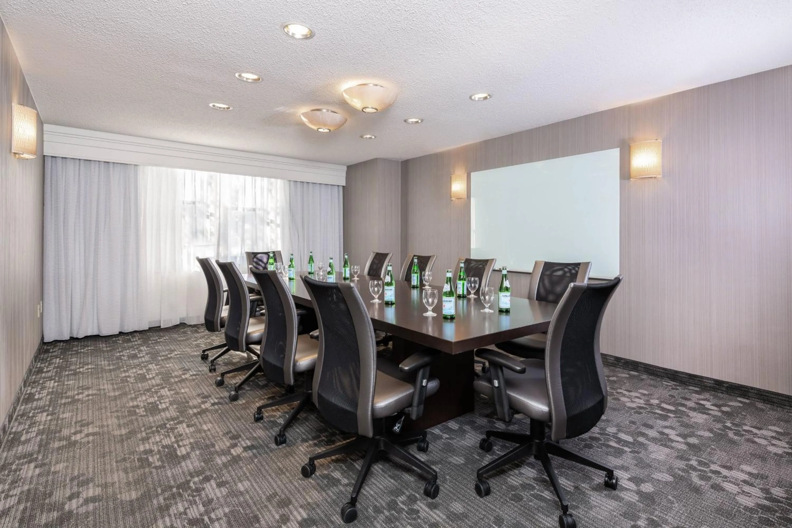 Meeting/conference room in Courtyard by Marriott Newark-University of Delaware
