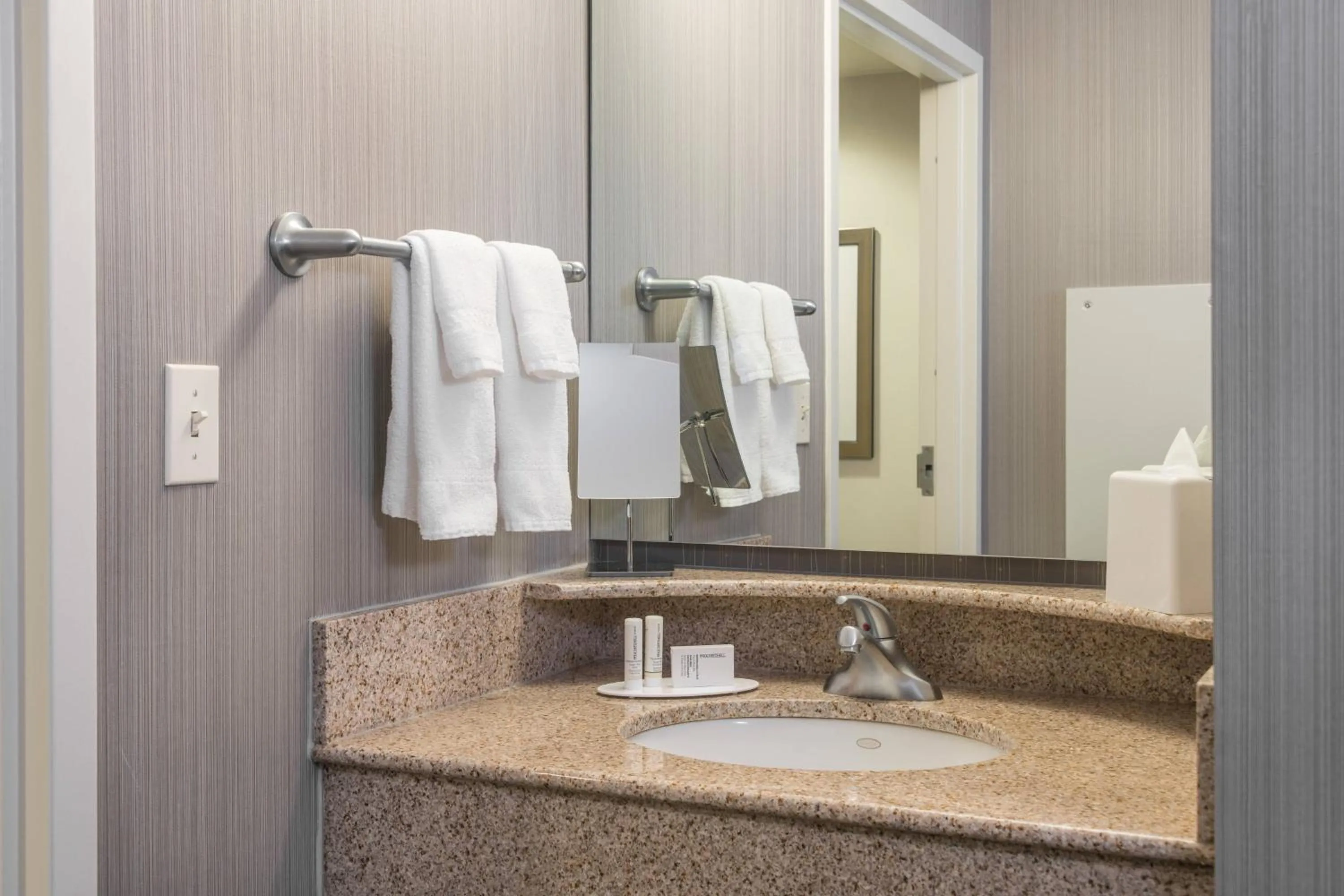Bathroom in Courtyard by Marriott Newark-University of Delaware
