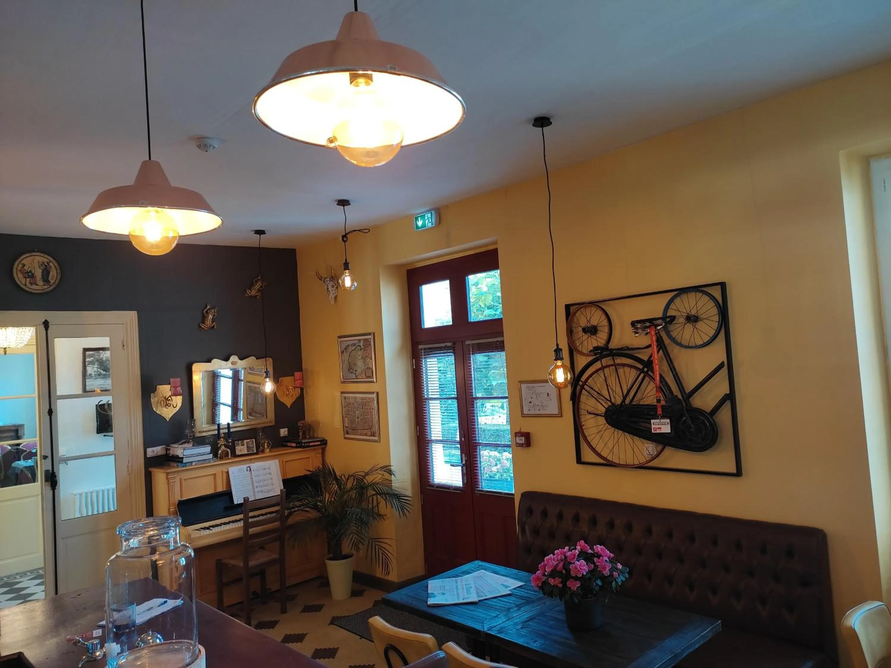Lounge or bar in Hotel des Voyageurs