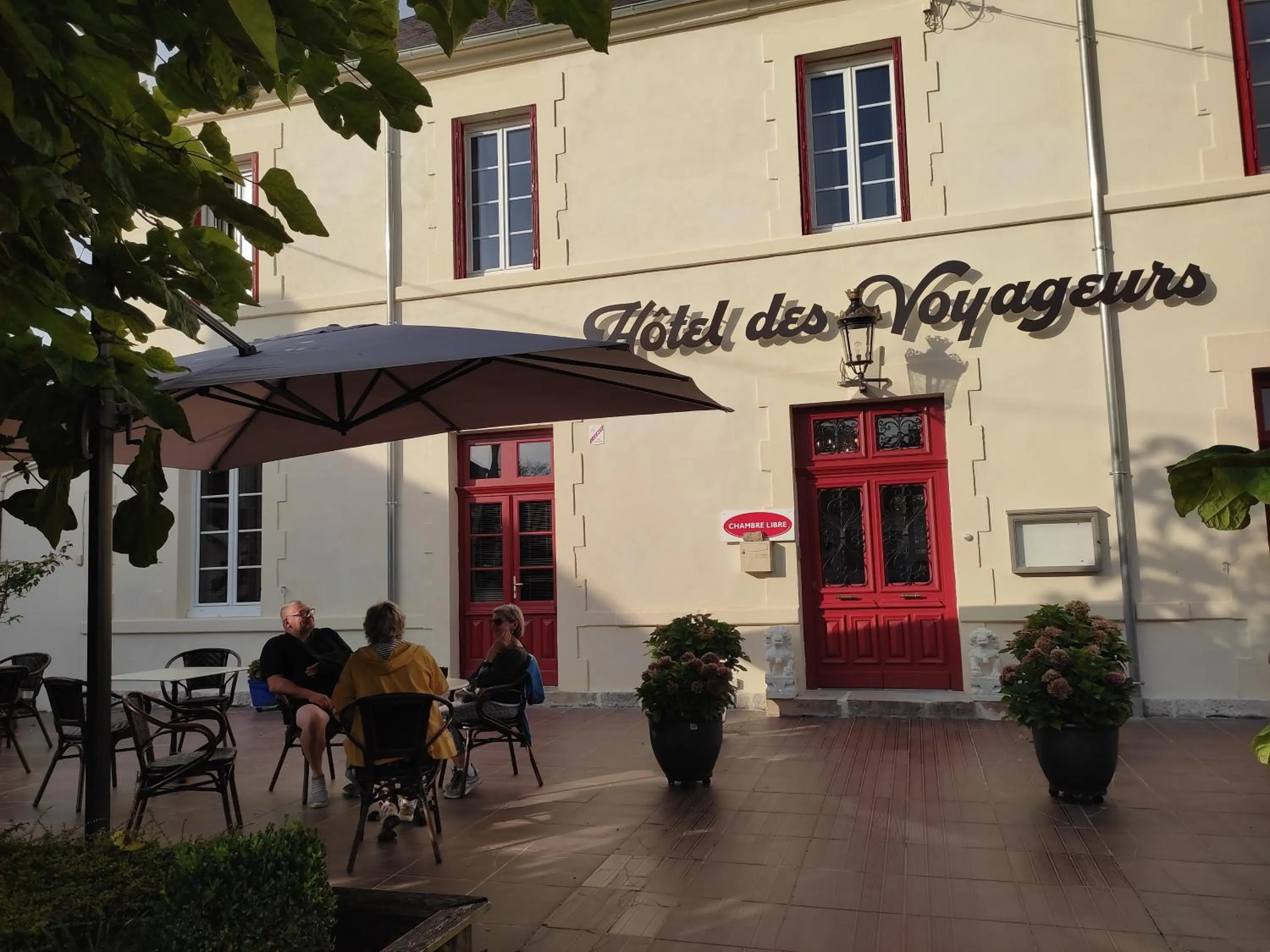 Property building in Hotel des Voyageurs