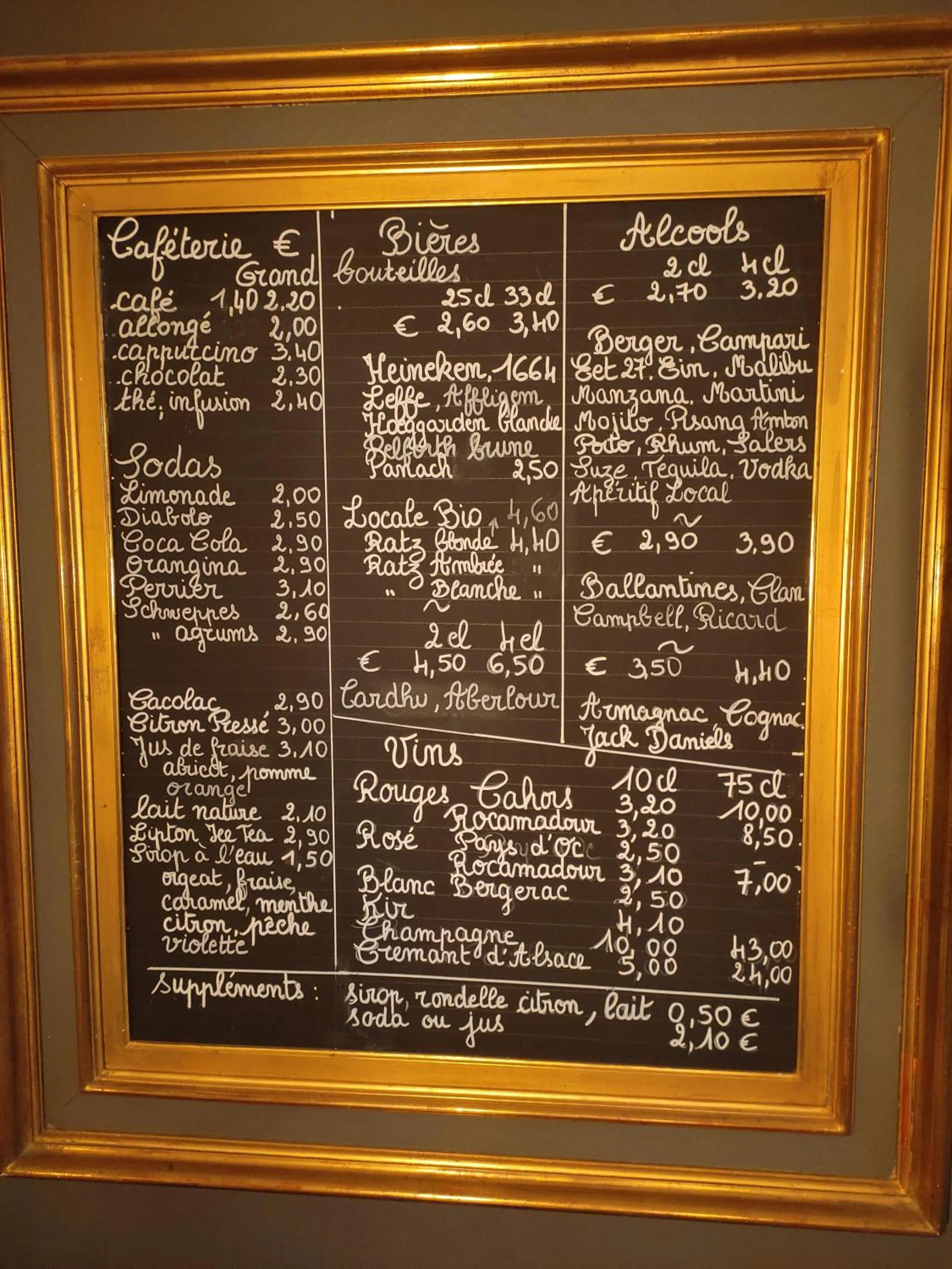Lounge or bar in Hotel des Voyageurs