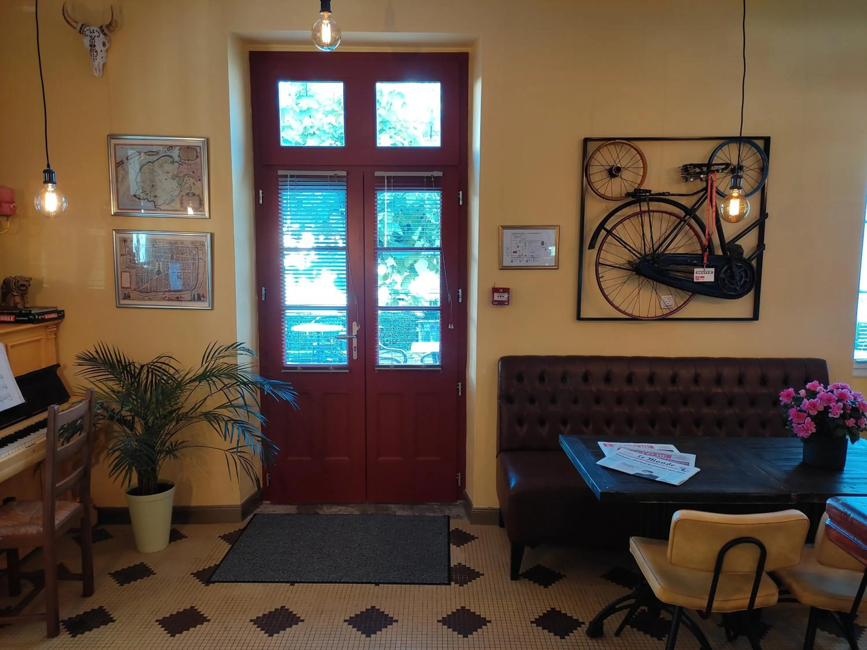 Lounge or bar in Hotel des Voyageurs