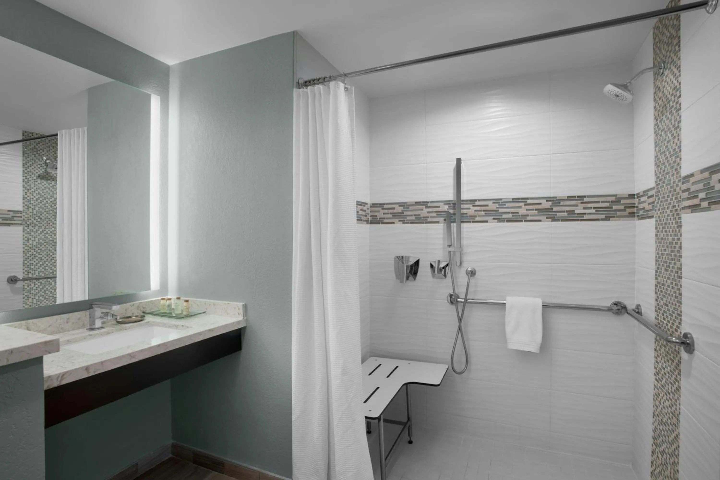 Bathroom in Renaissance Indianapolis North Hotel