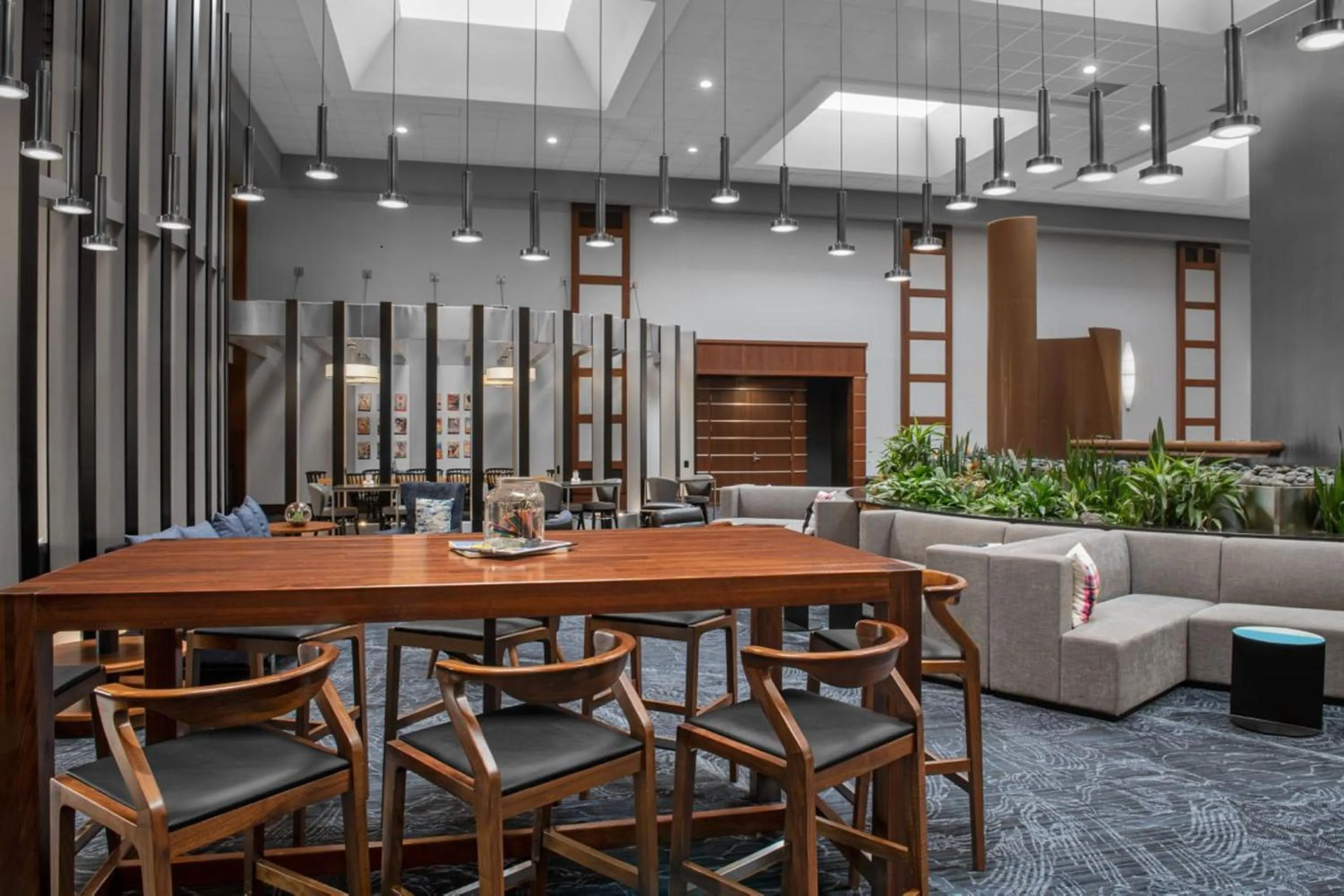 Lobby or reception in Renaissance Indianapolis North Hotel