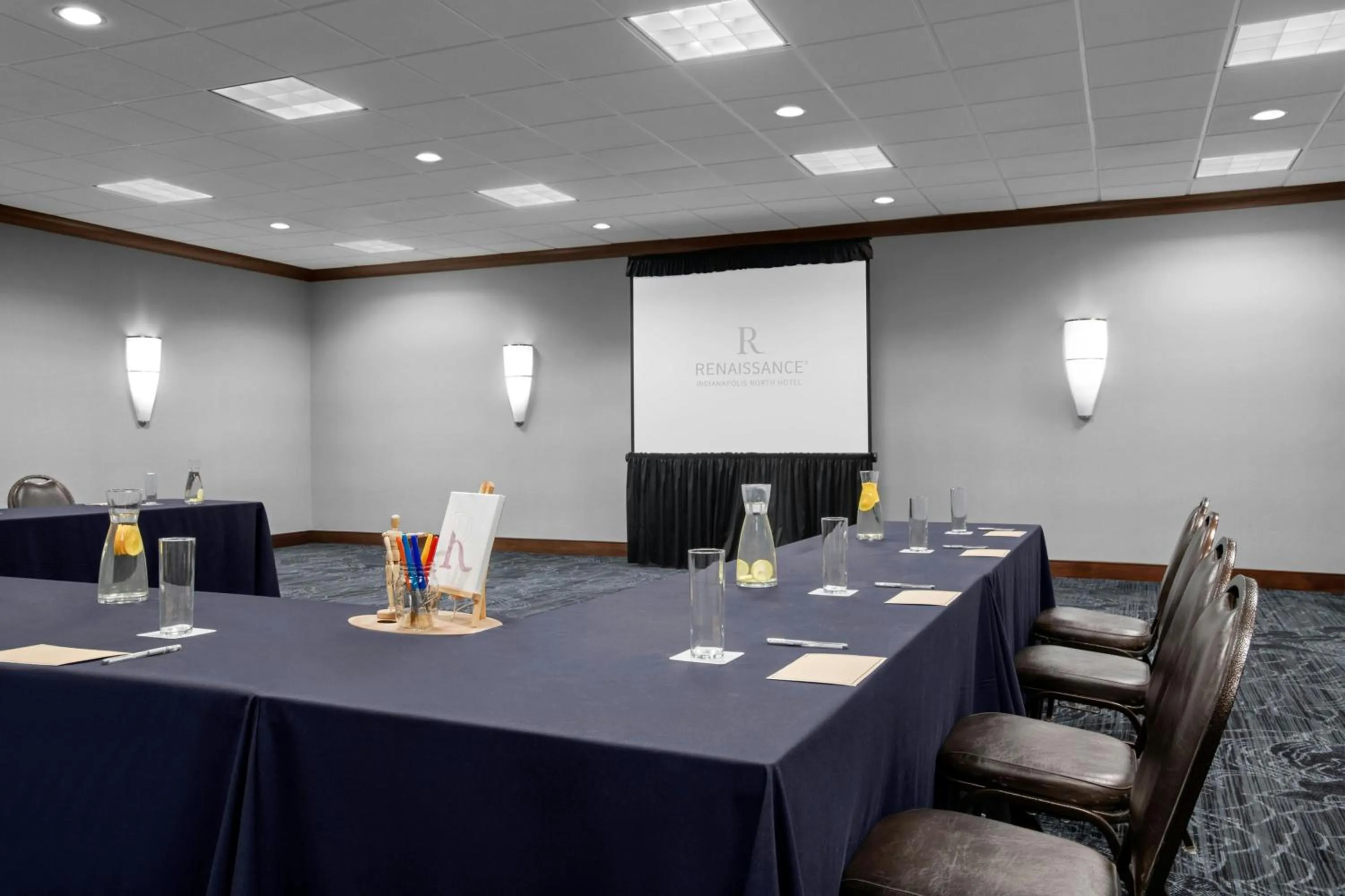 Meeting/conference room in Renaissance Indianapolis North Hotel