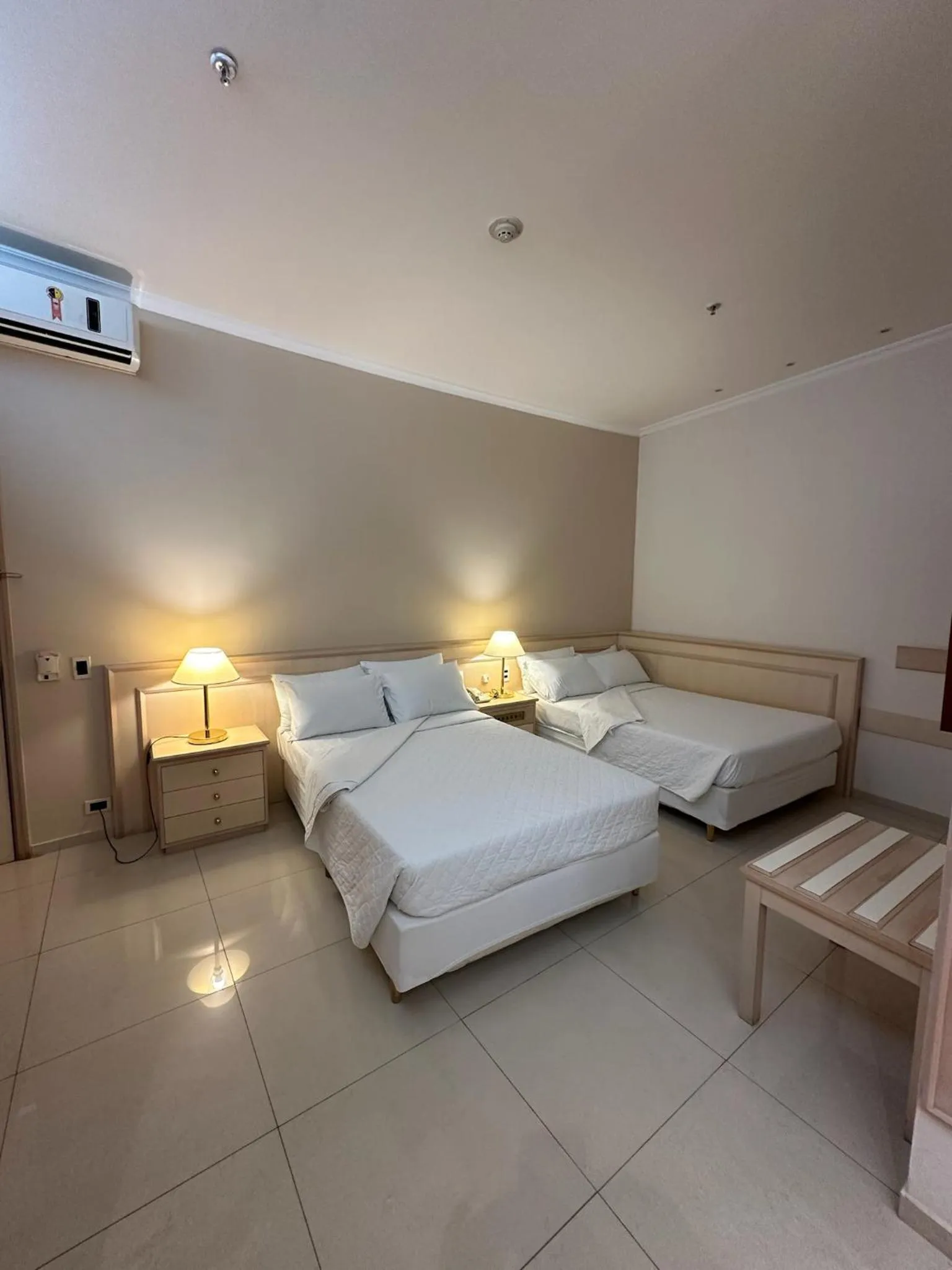 Bed in Hotel Saint Paul