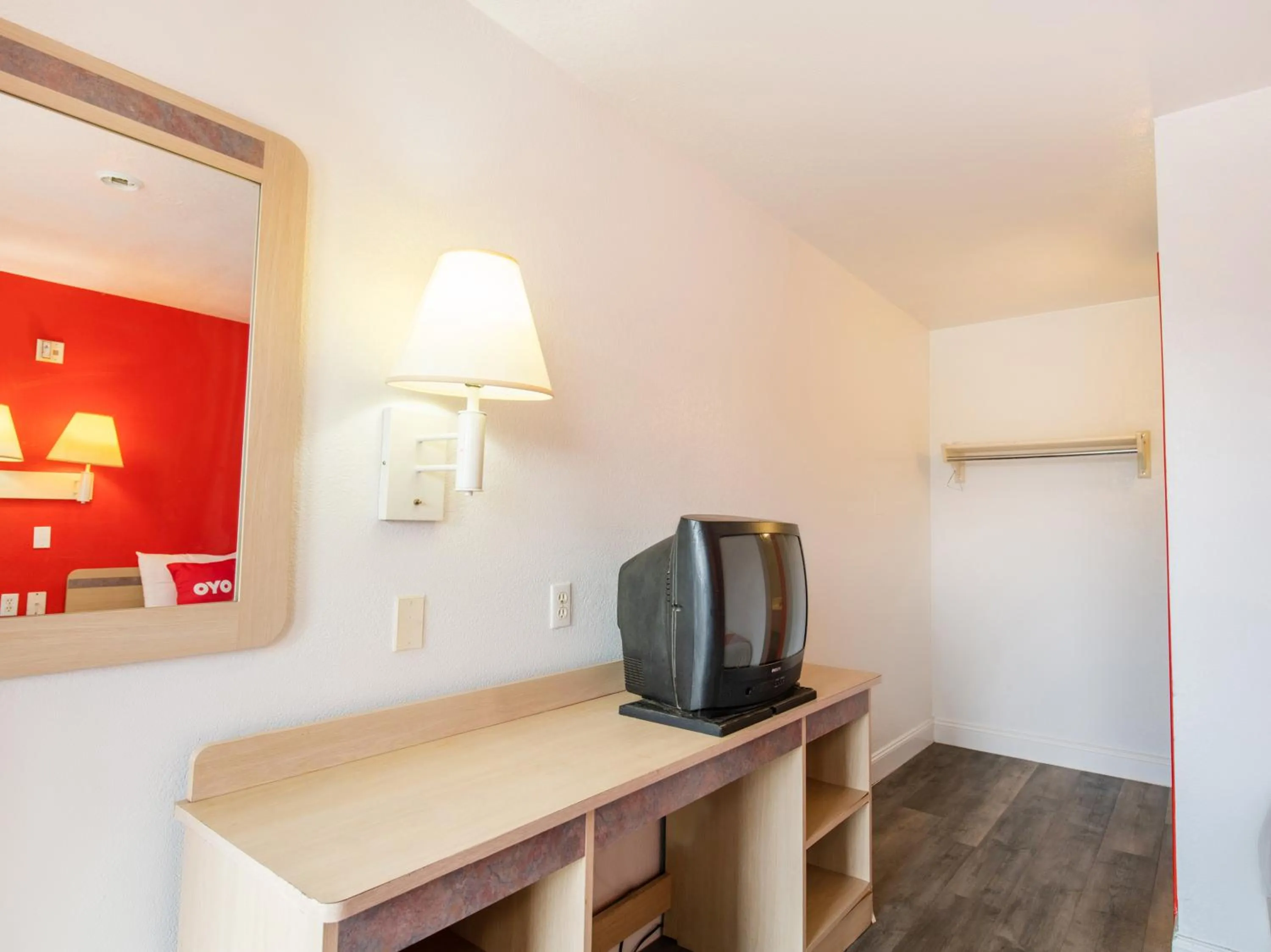 TV and multimedia in Regency Inn Tulsa