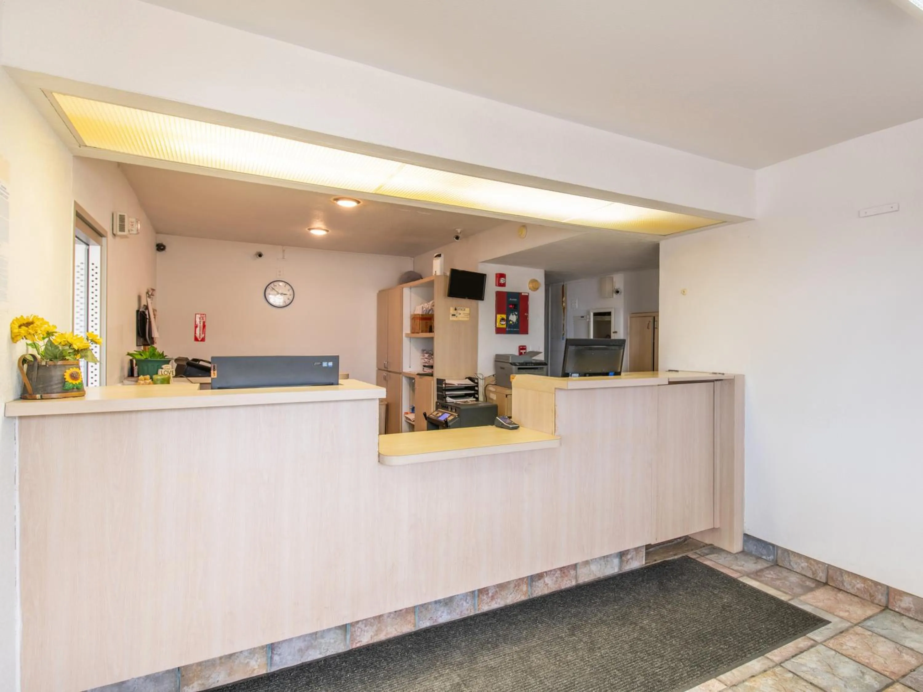 Lobby or reception in Regency Inn Tulsa