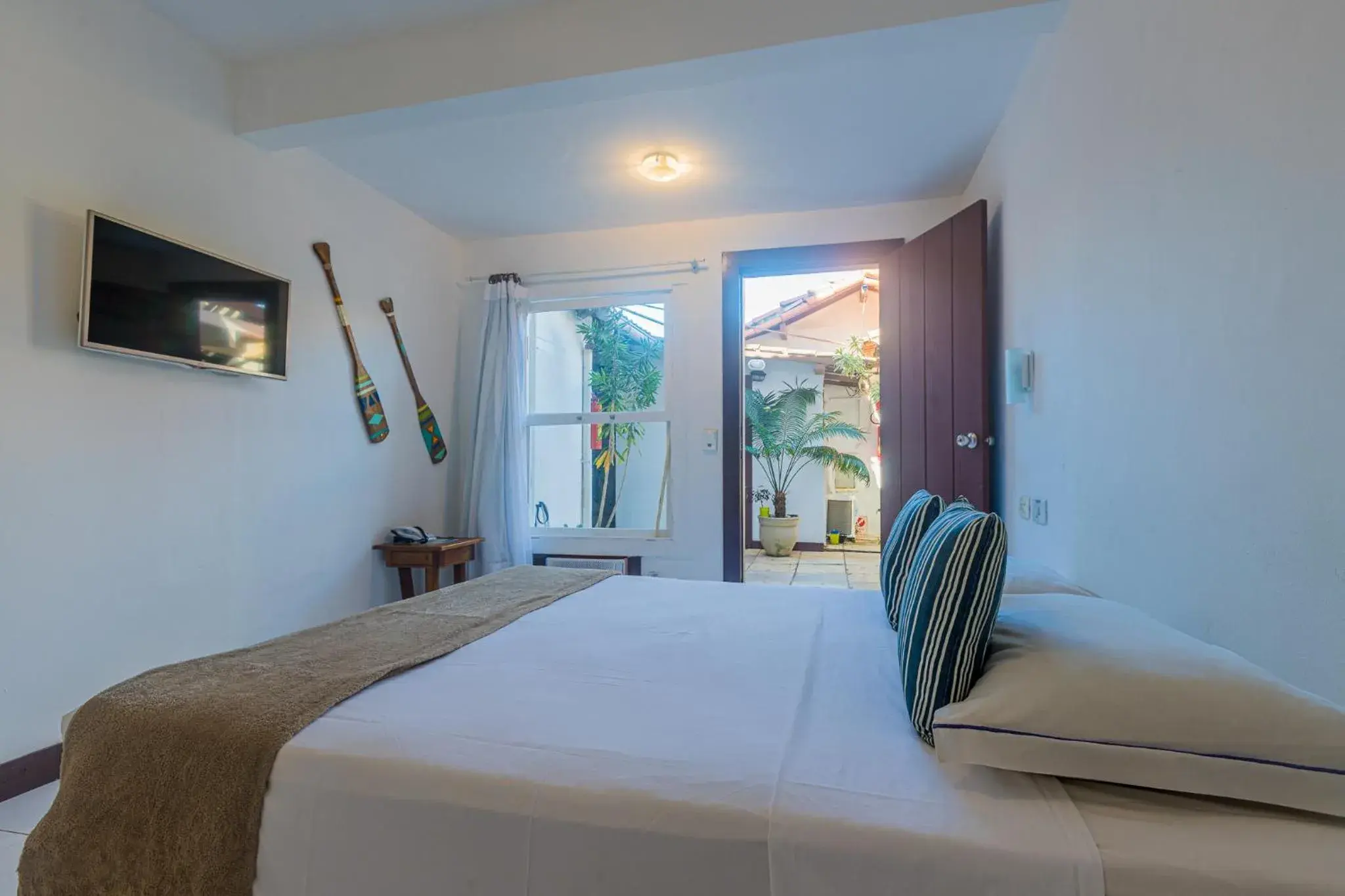 Budget Double Room in Pousada Blue Marlin Budget Double Room in Pousada Blue Marlin