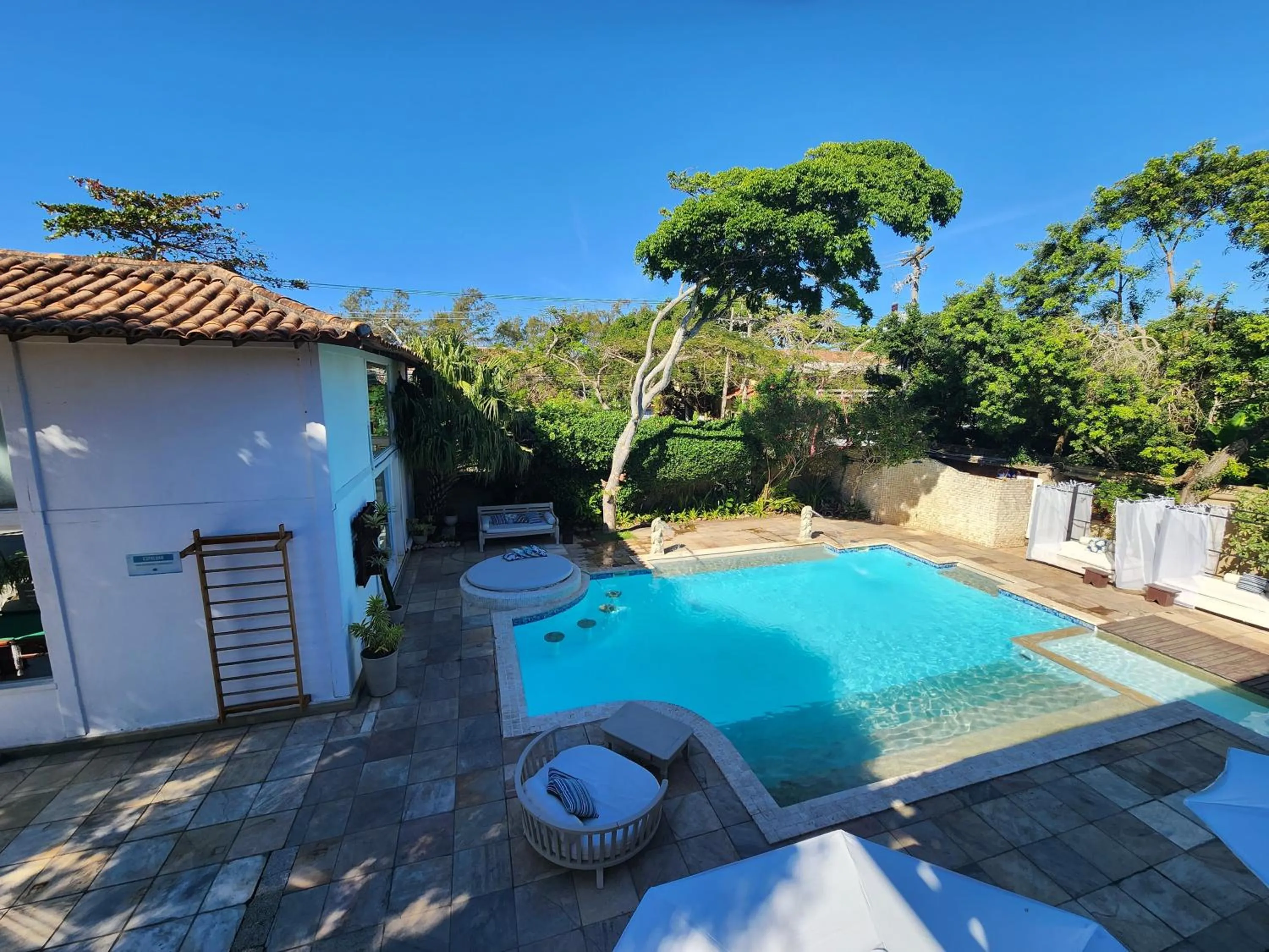 Pool view in Pousada Blue Marlin