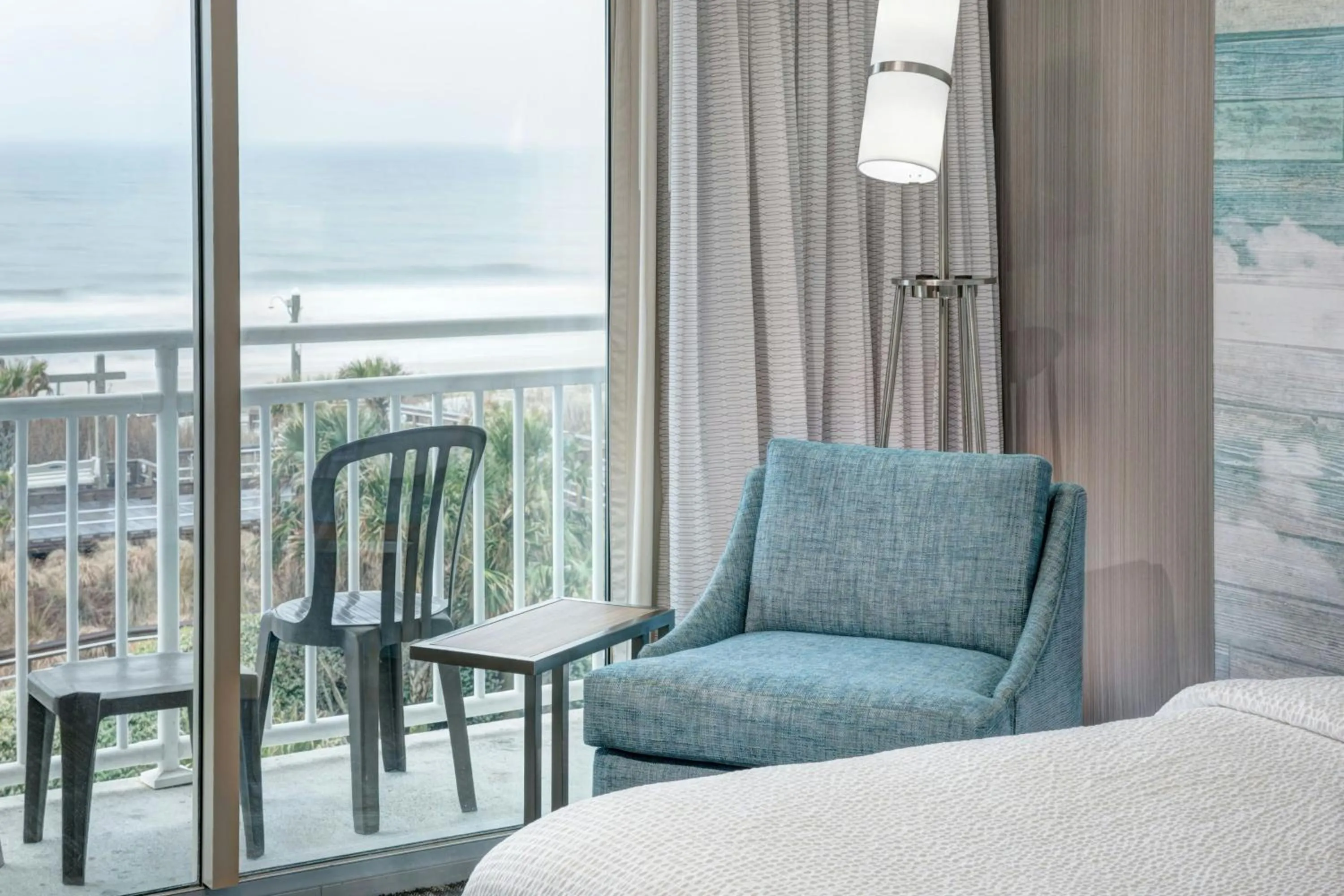 Bedroom, Bed in Courtyard by Marriott Carolina Beach Oceanfront