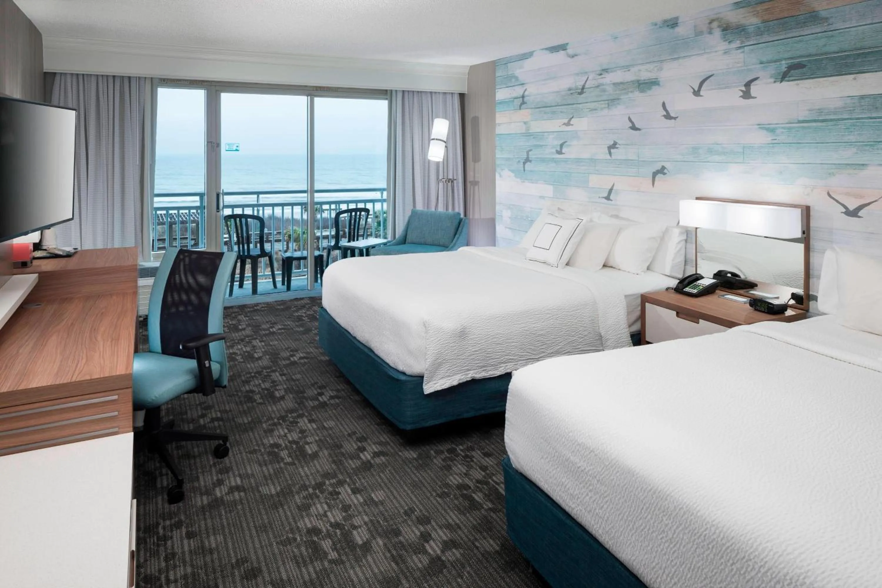 Bedroom, Bed in Courtyard by Marriott Carolina Beach Oceanfront