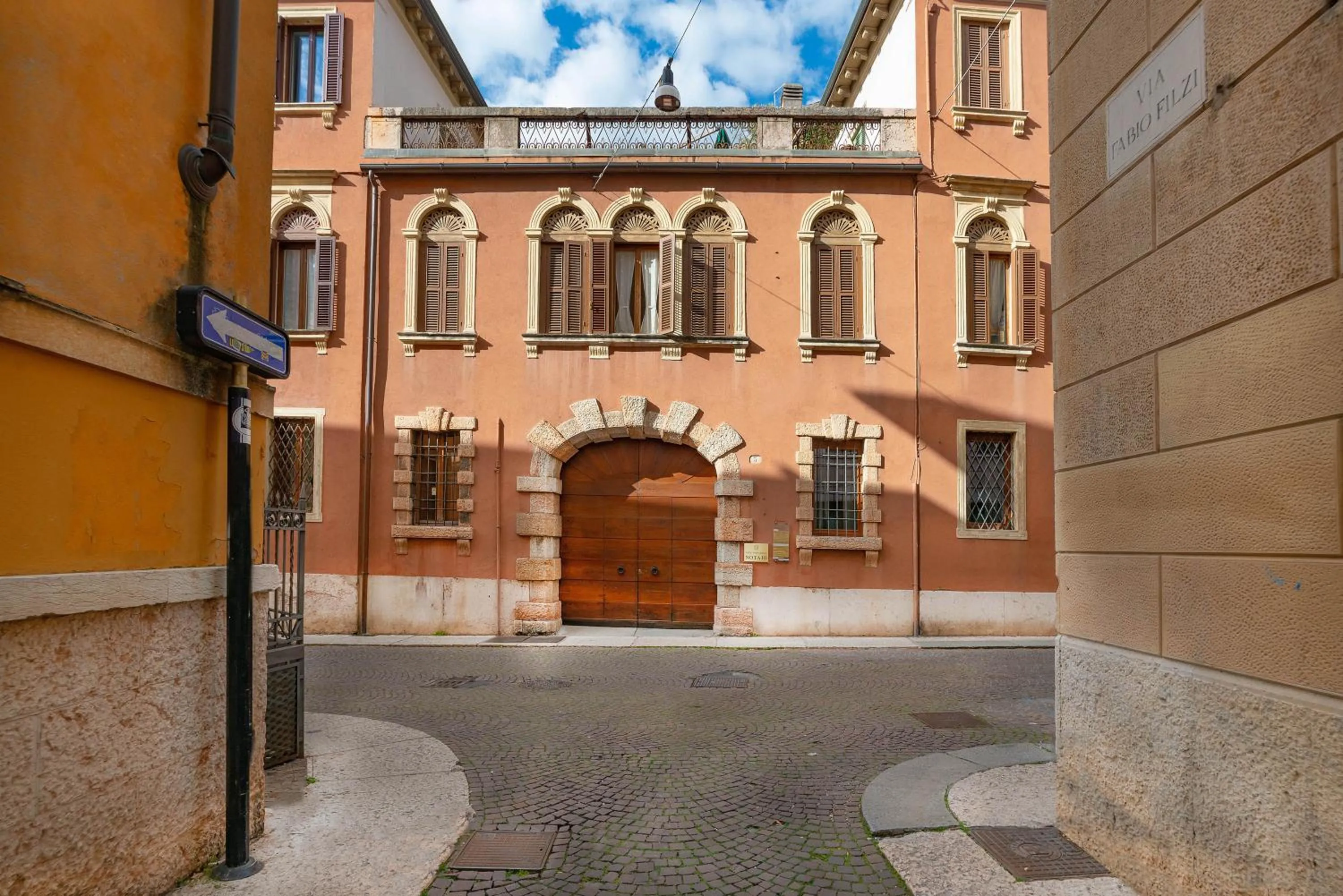 Property building in Amphitheatrum Arena